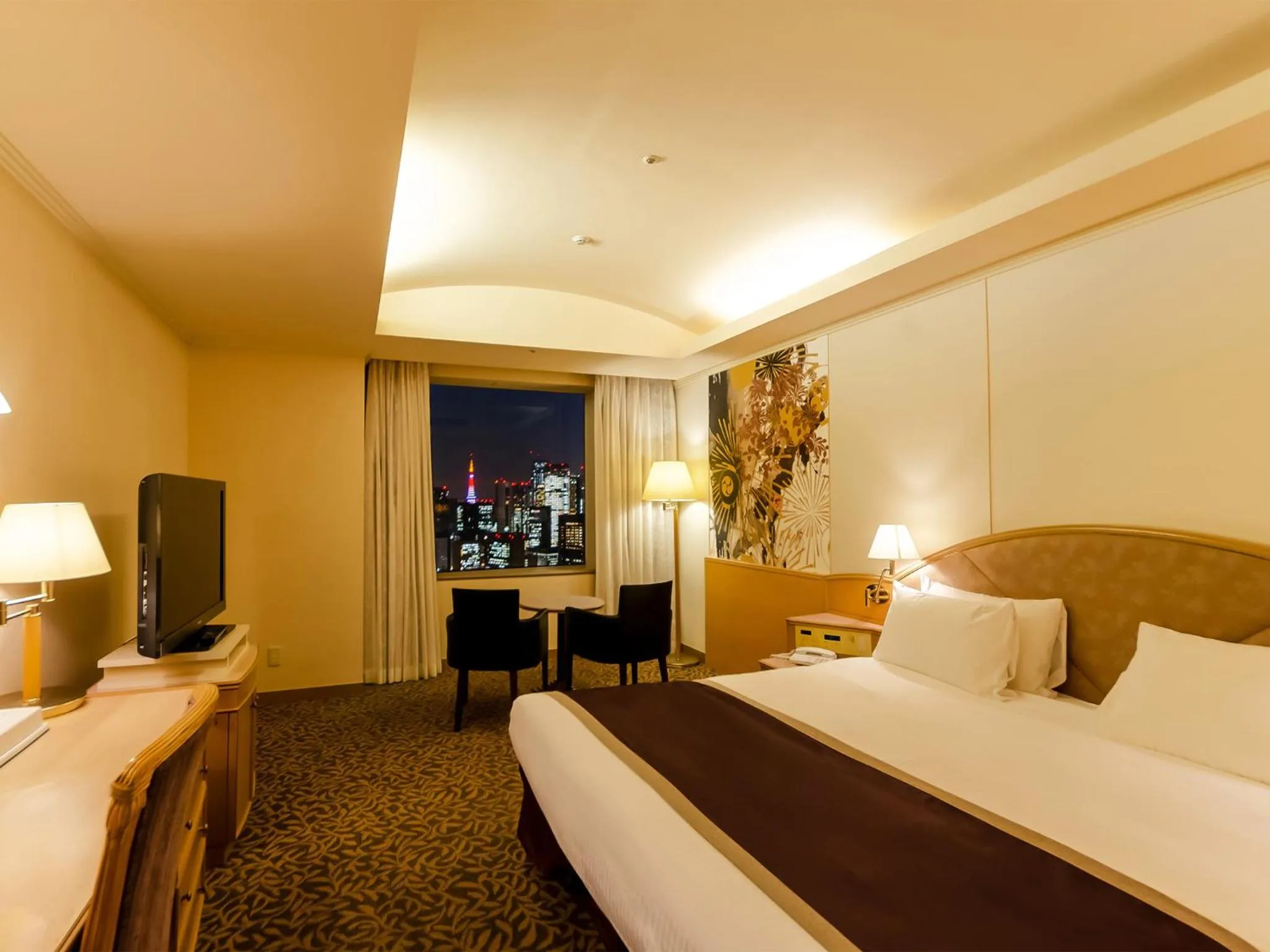 Photo of the whole room, Bed in Ginza Creston