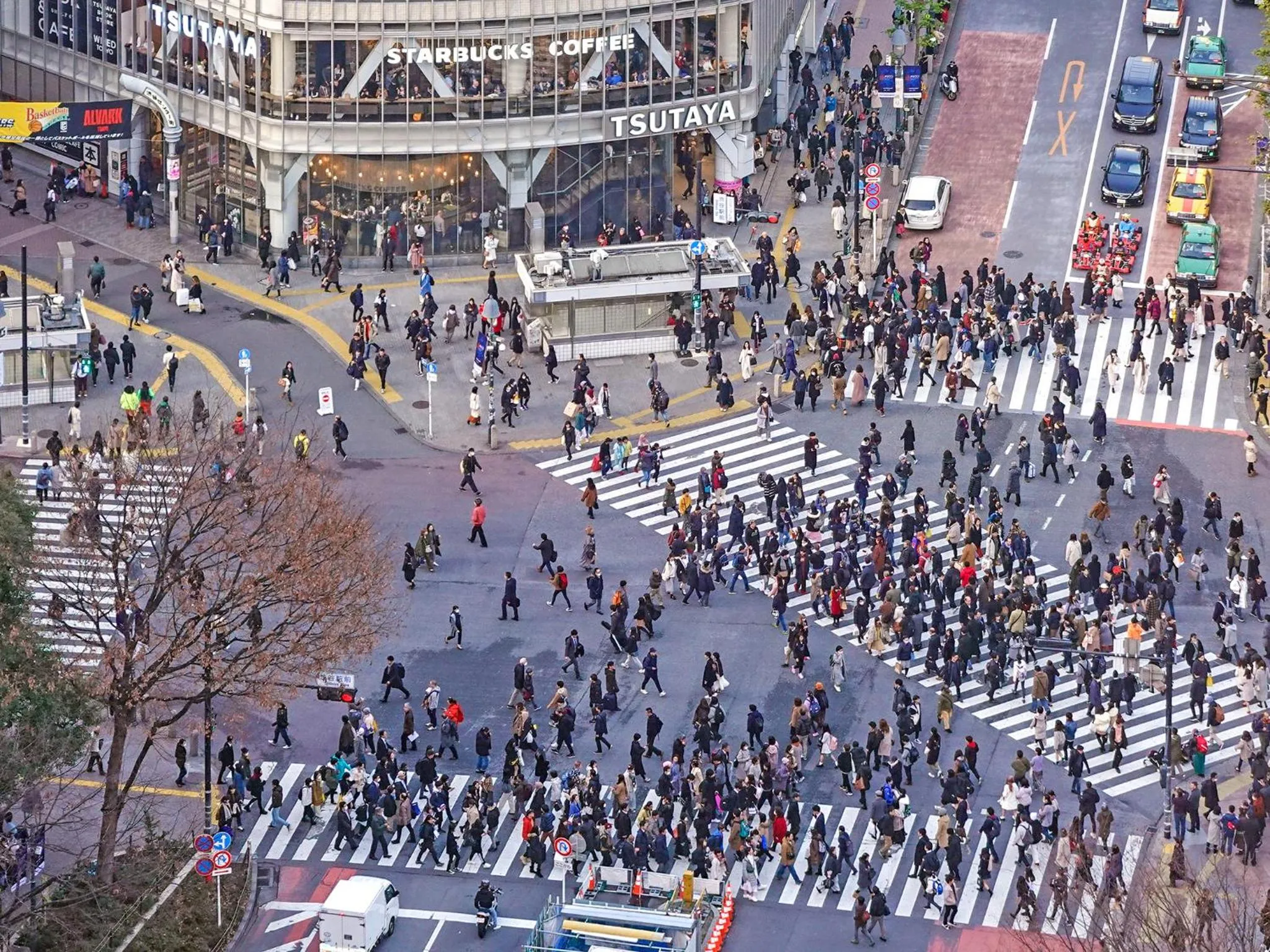 Nearby landmark in Ginza Creston