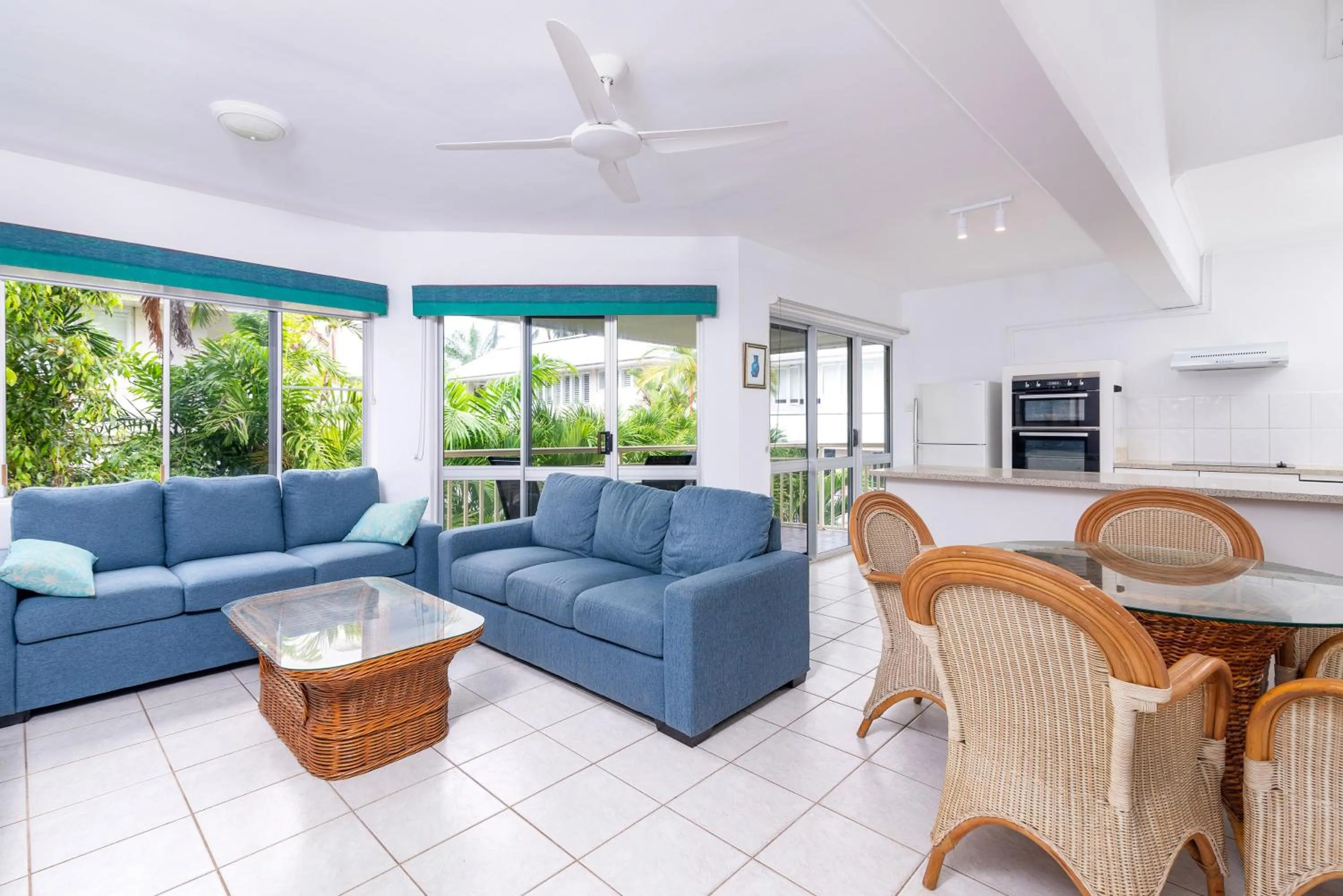 Kitchen or kitchenette in Driftwood Mantaray - Official Onsite Reception and Check In