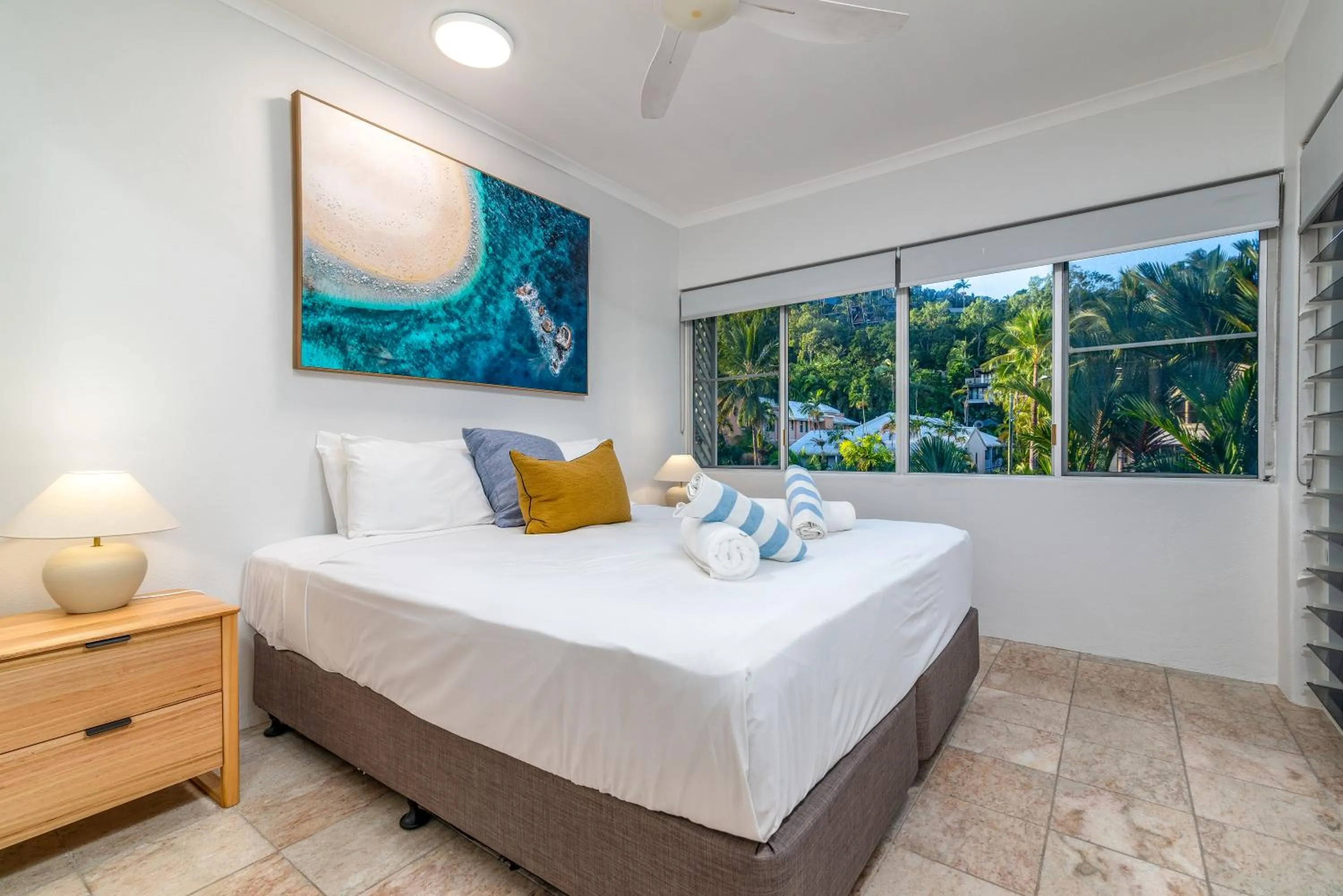 Bedroom, Bed in Driftwood Mantaray - Official Onsite Reception and Check In