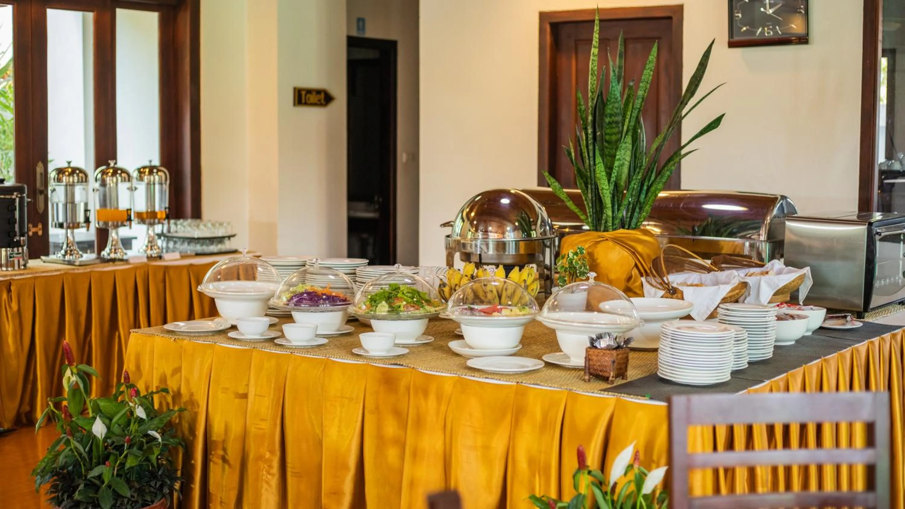 Restaurant/places to eat in Treasure Hotel Laos