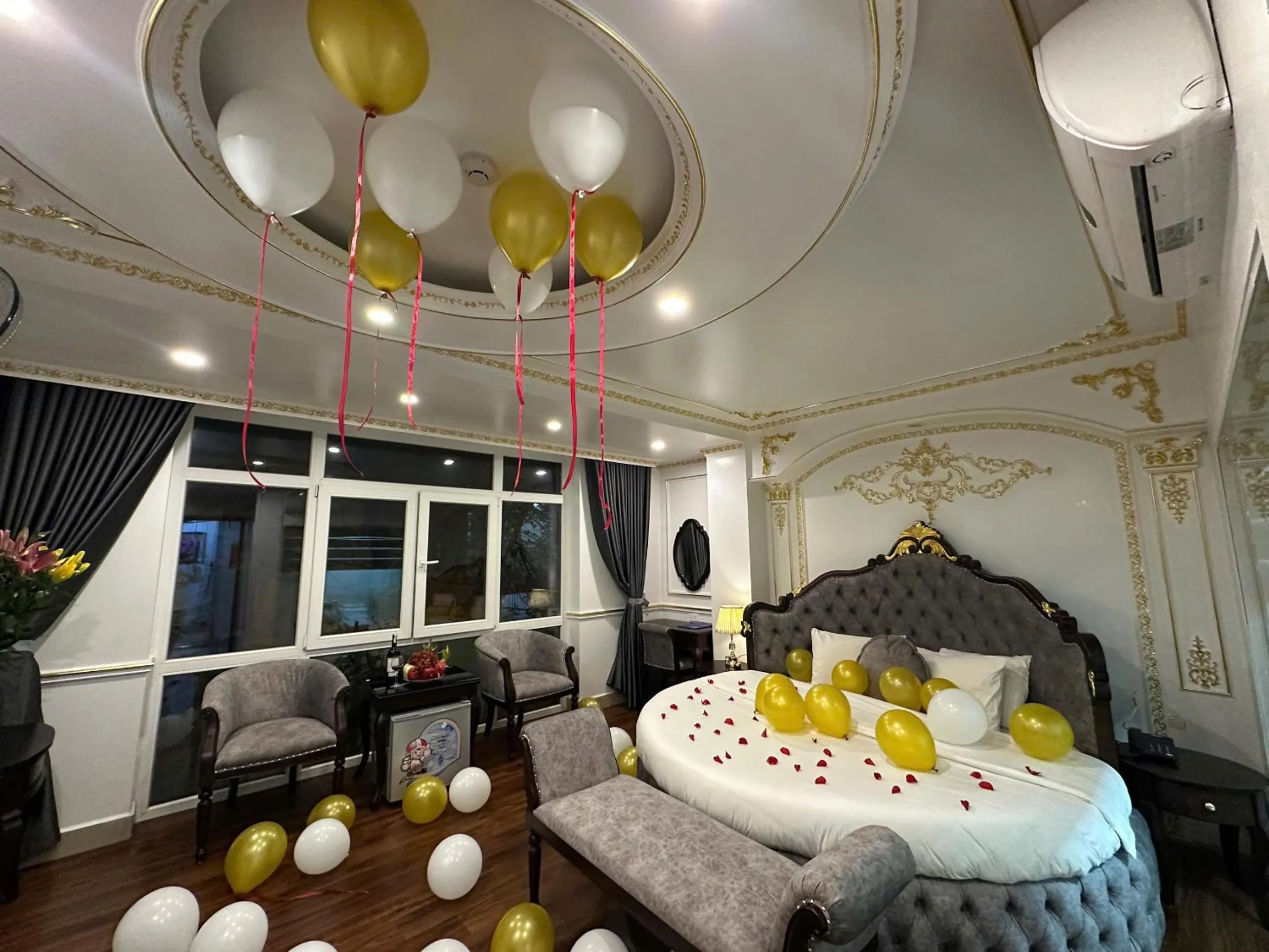 Living room in Aloha Hotel