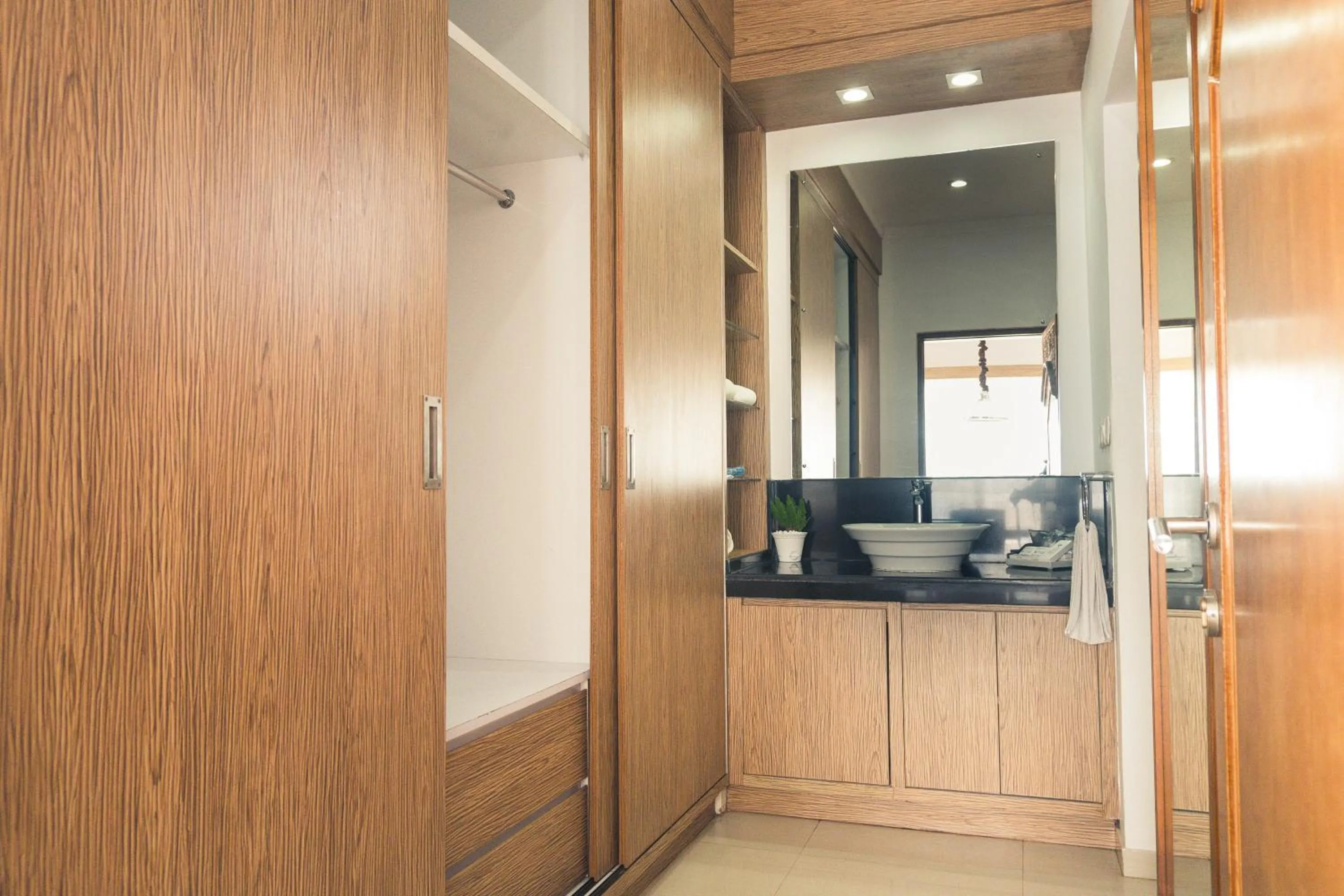 wardrobe in Ocean View Residence