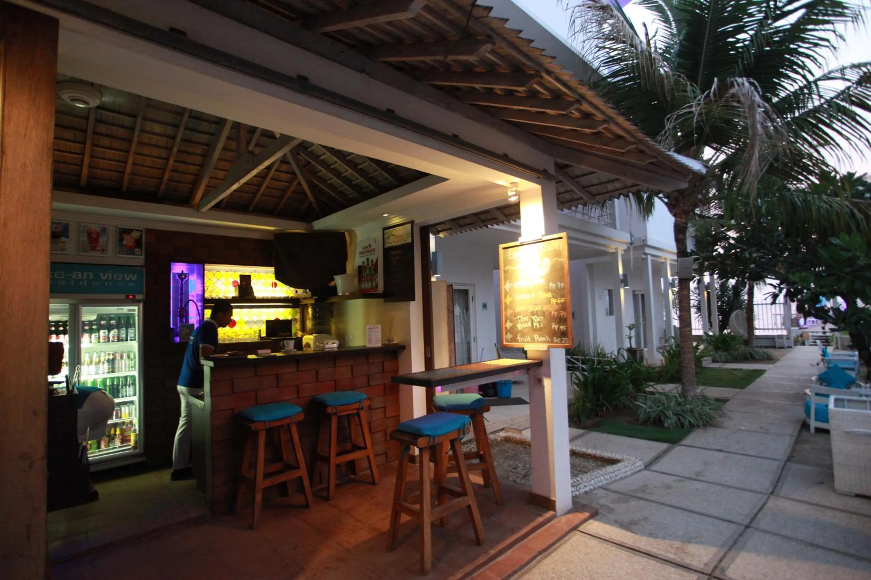 Restaurant/places to eat in Ocean View Residence
