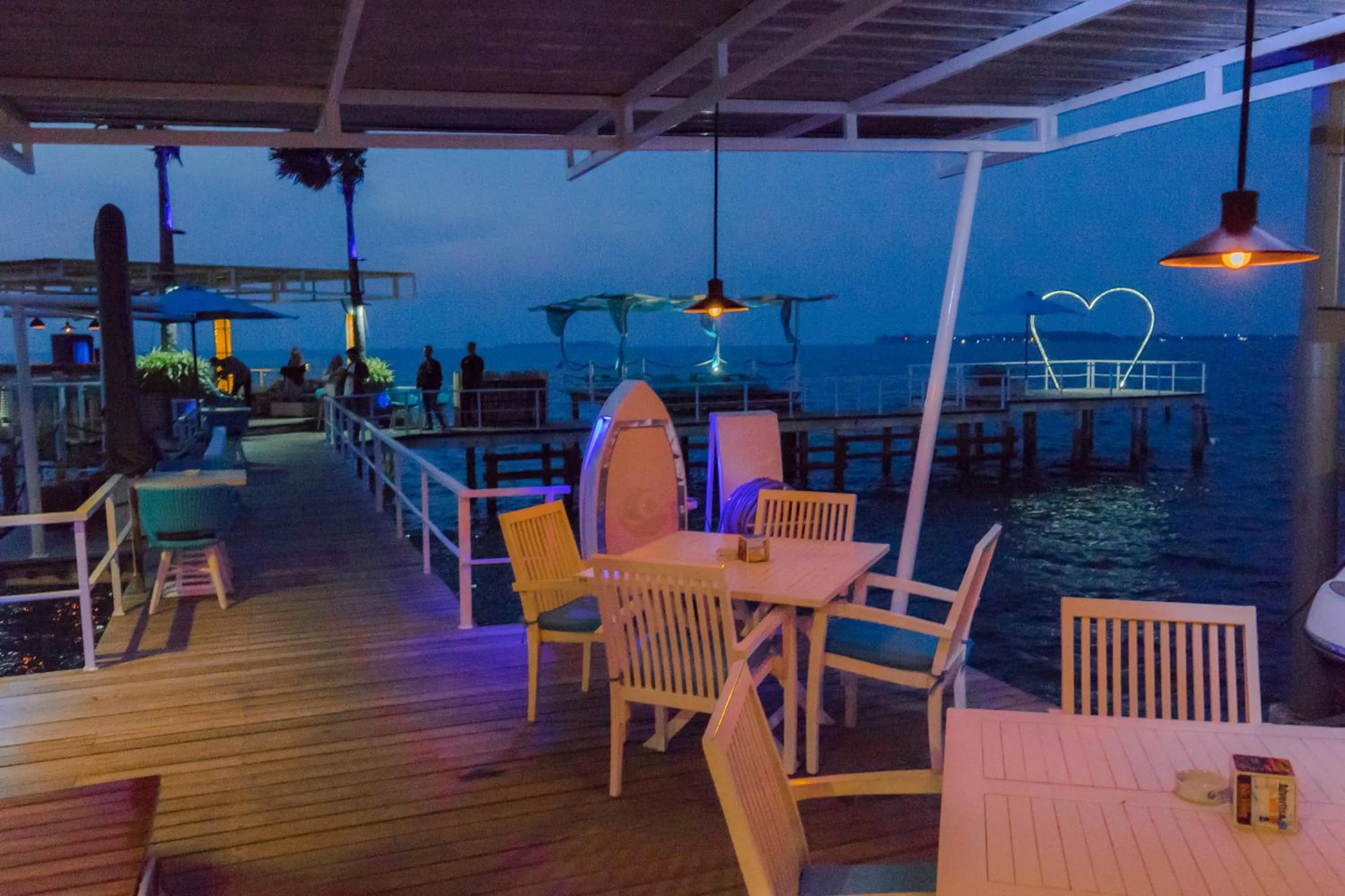 Restaurant/places to eat in Ocean View Residence