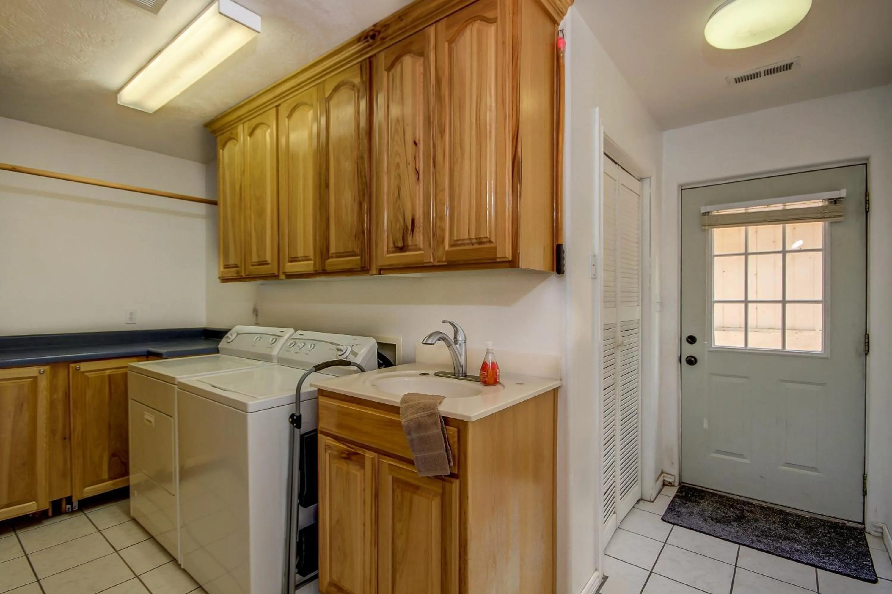 Pecan Point by KABINO Mountain Trail Access Foosball Table Private Yard Firepit WiFi Grill