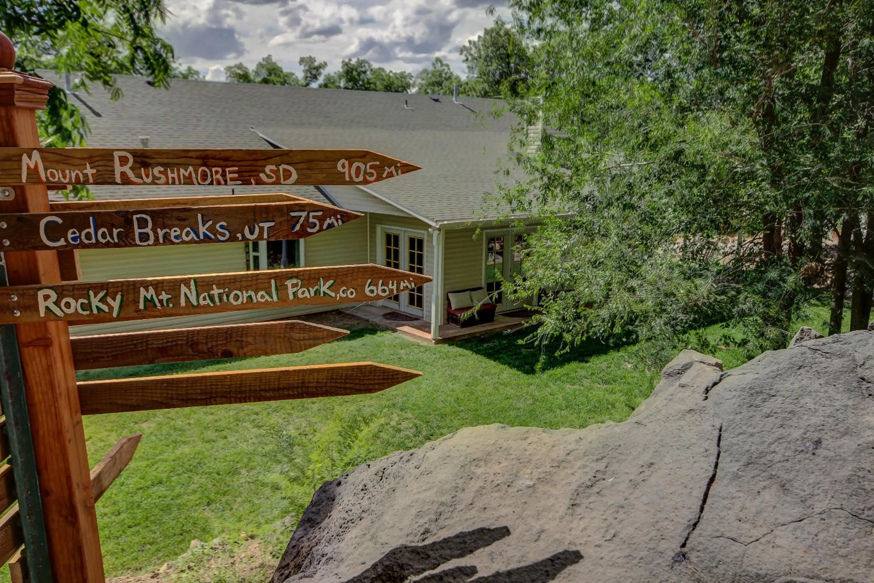 Pecan Point by KABINO Mountain Trail Access Foosball Table Private Yard Firepit WiFi Grill