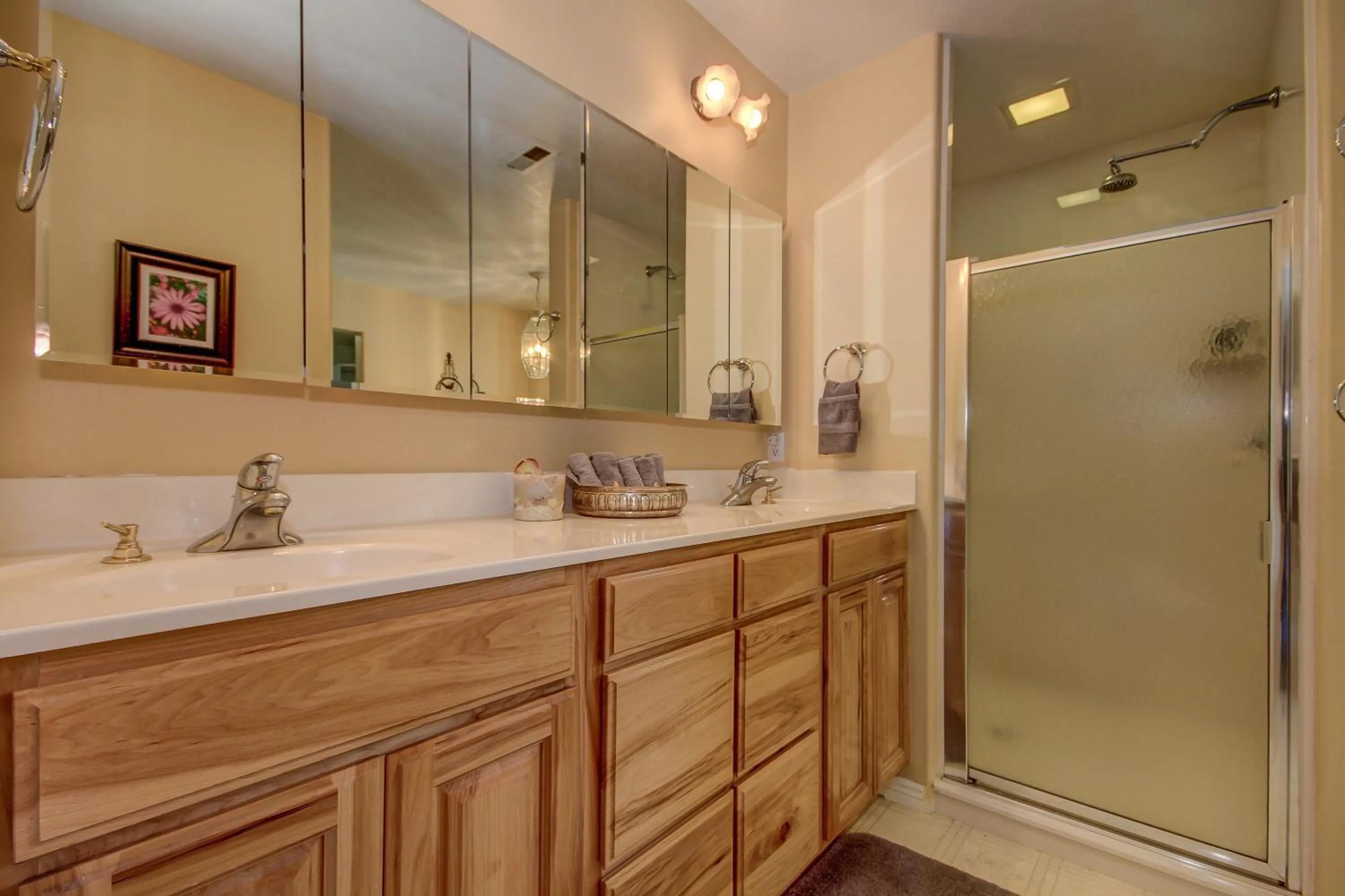 Pecan Point by KABINO Mountain Trail Access Foosball Table Private Yard Firepit WiFi Grill