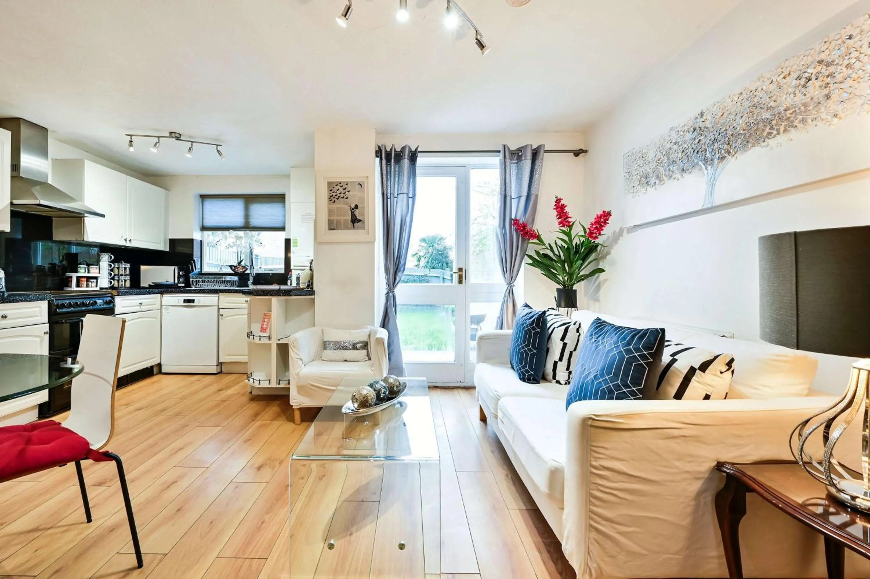 Kitchen or kitchenette in Destination London Docklands Riverside