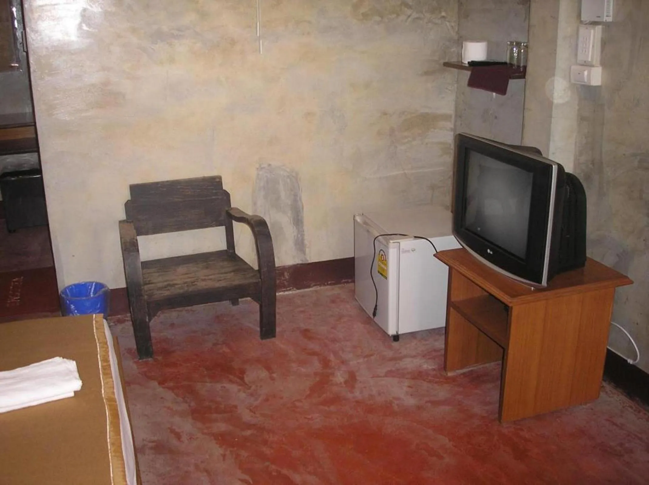 TV and multimedia in Tamarind Grand Resort Mae Sariang