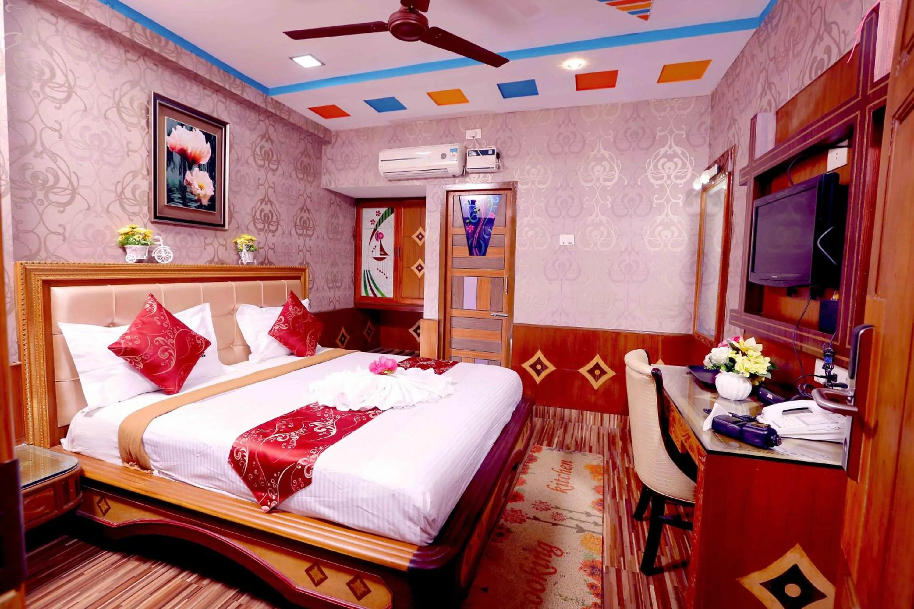 Bed in Hotel Shri Swarna's Palace - A Business Class Hotel
