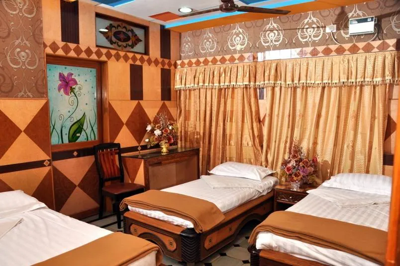 Bed in Hotel Shri Swarna's Palace - A Business Class Hotel