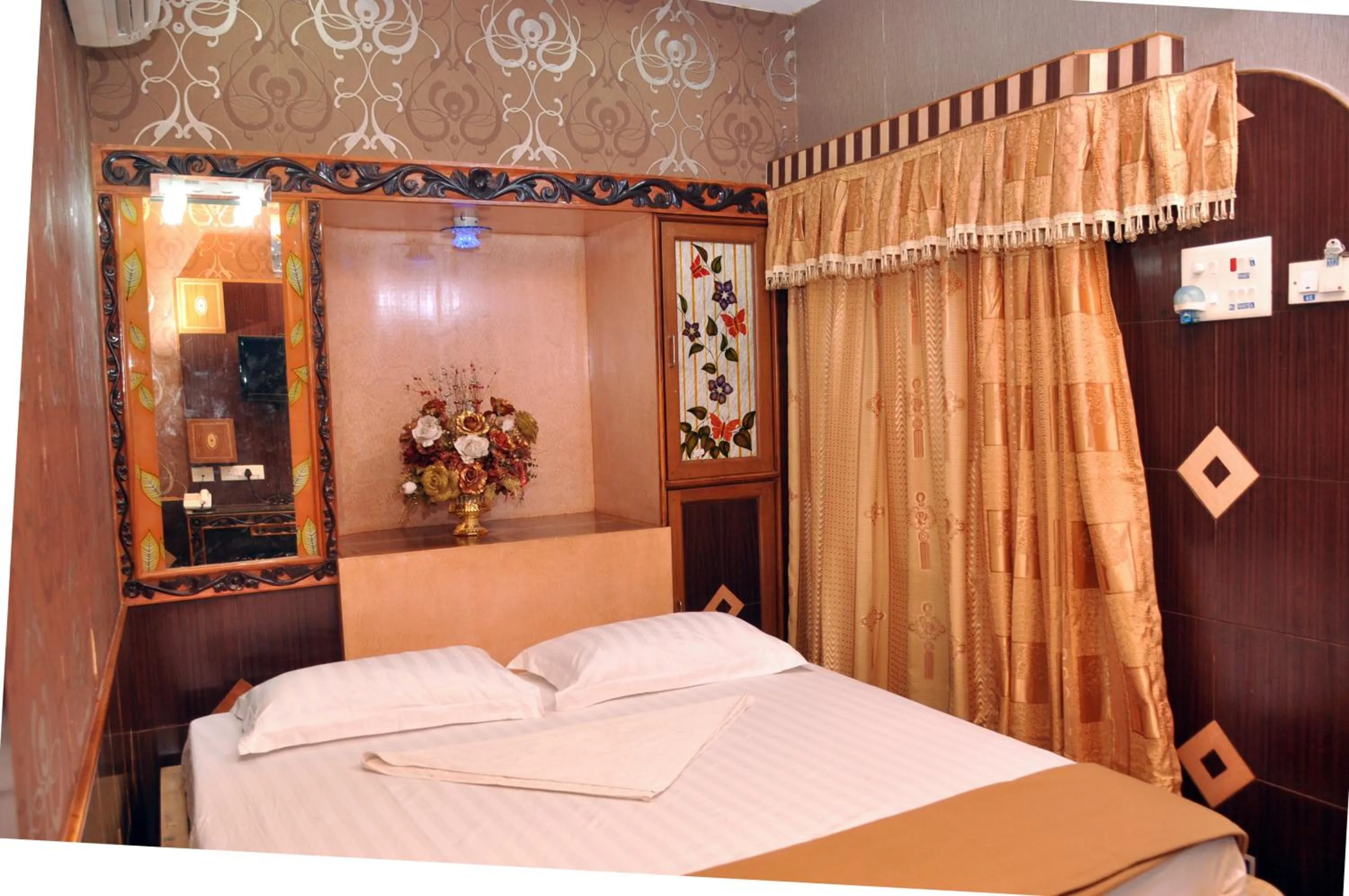 Bed in Hotel Shri Swarna's Palace - A Business Class Hotel