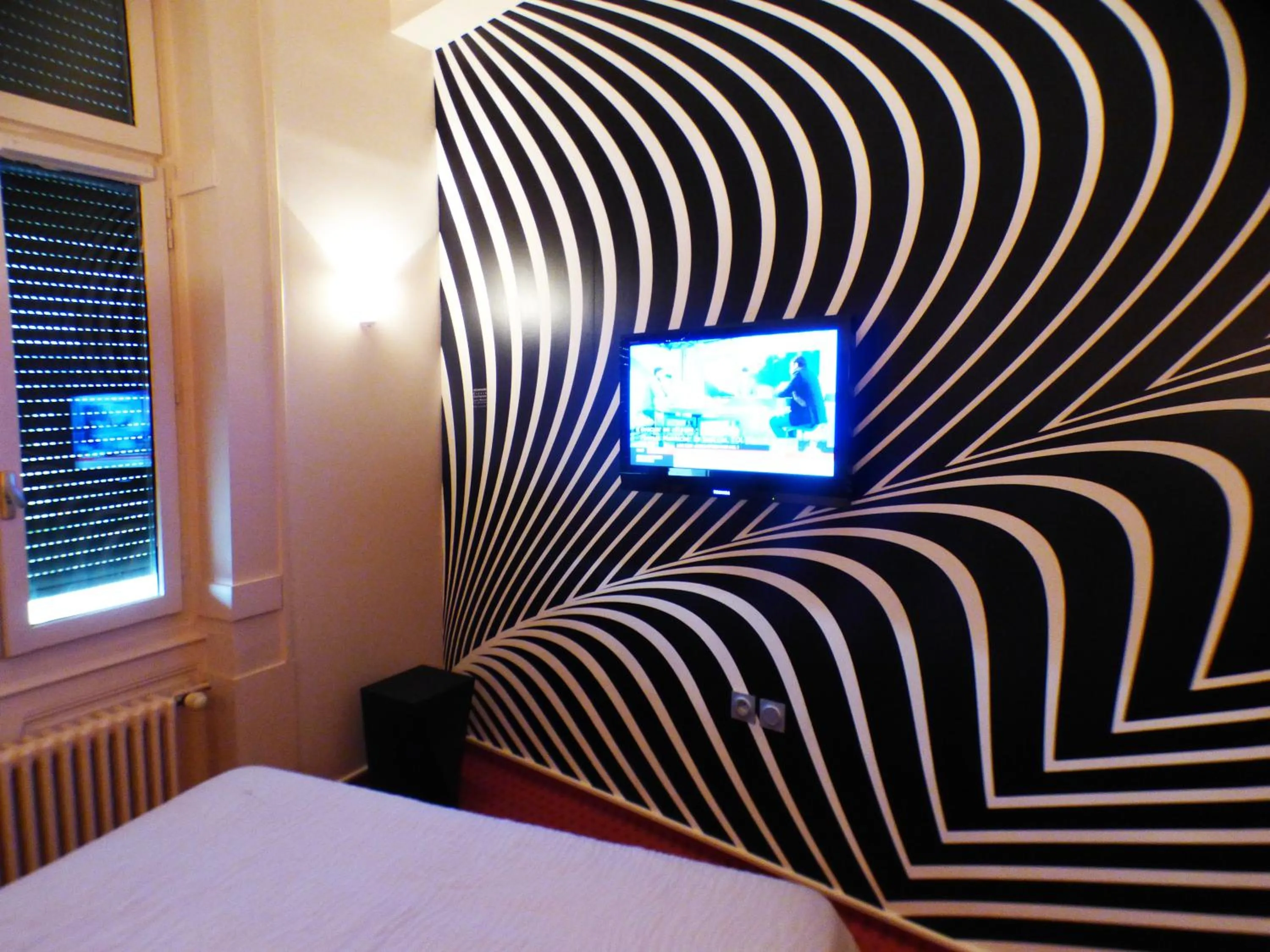 Photo of the whole room, Bed in Terminus du Forez Saint-Etienne Centre Gare Chateaucreux