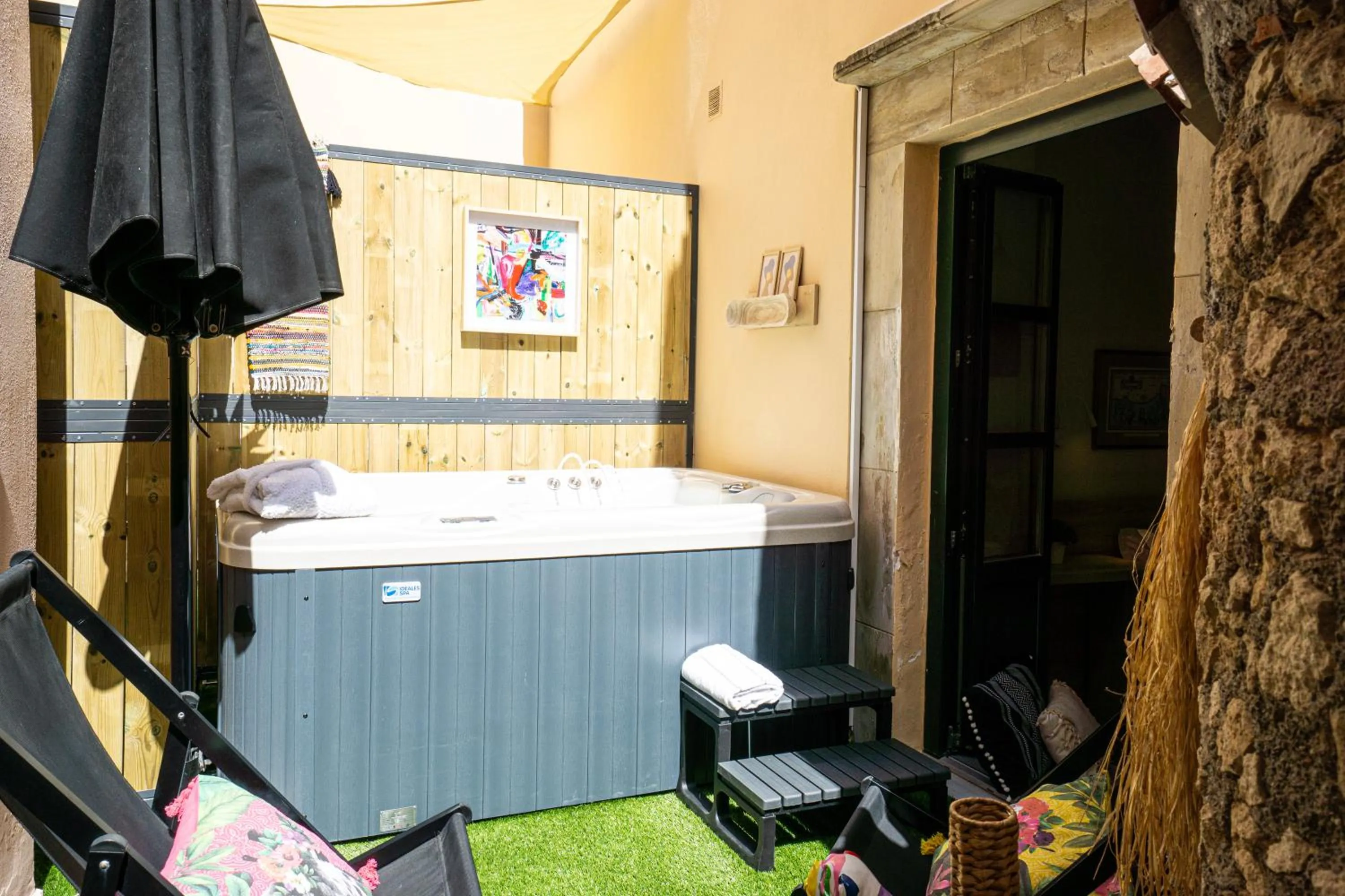 Hot Tub in Ink Hotels House of Europe