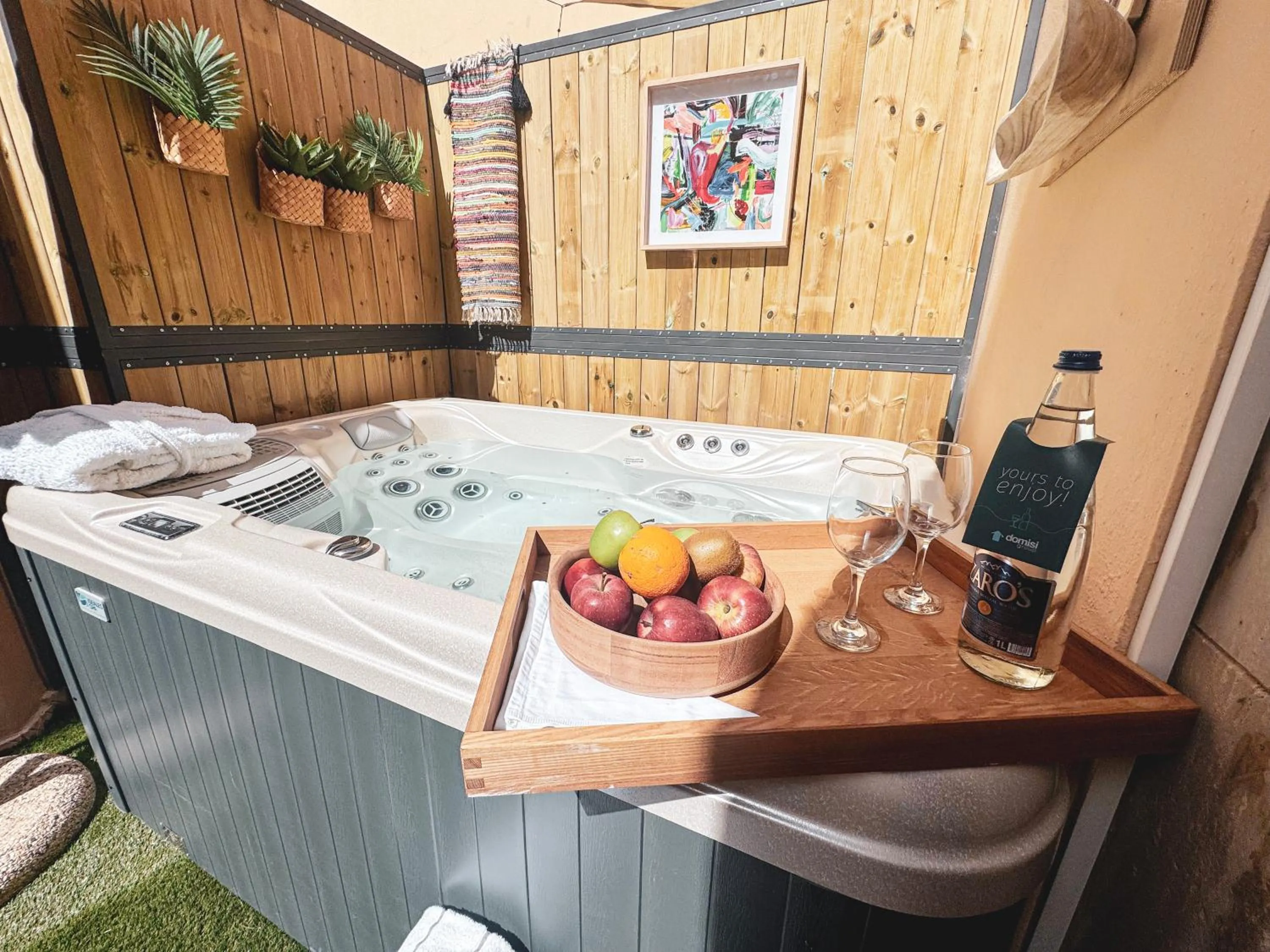 Hot Tub in Ink Hotels House of Europe