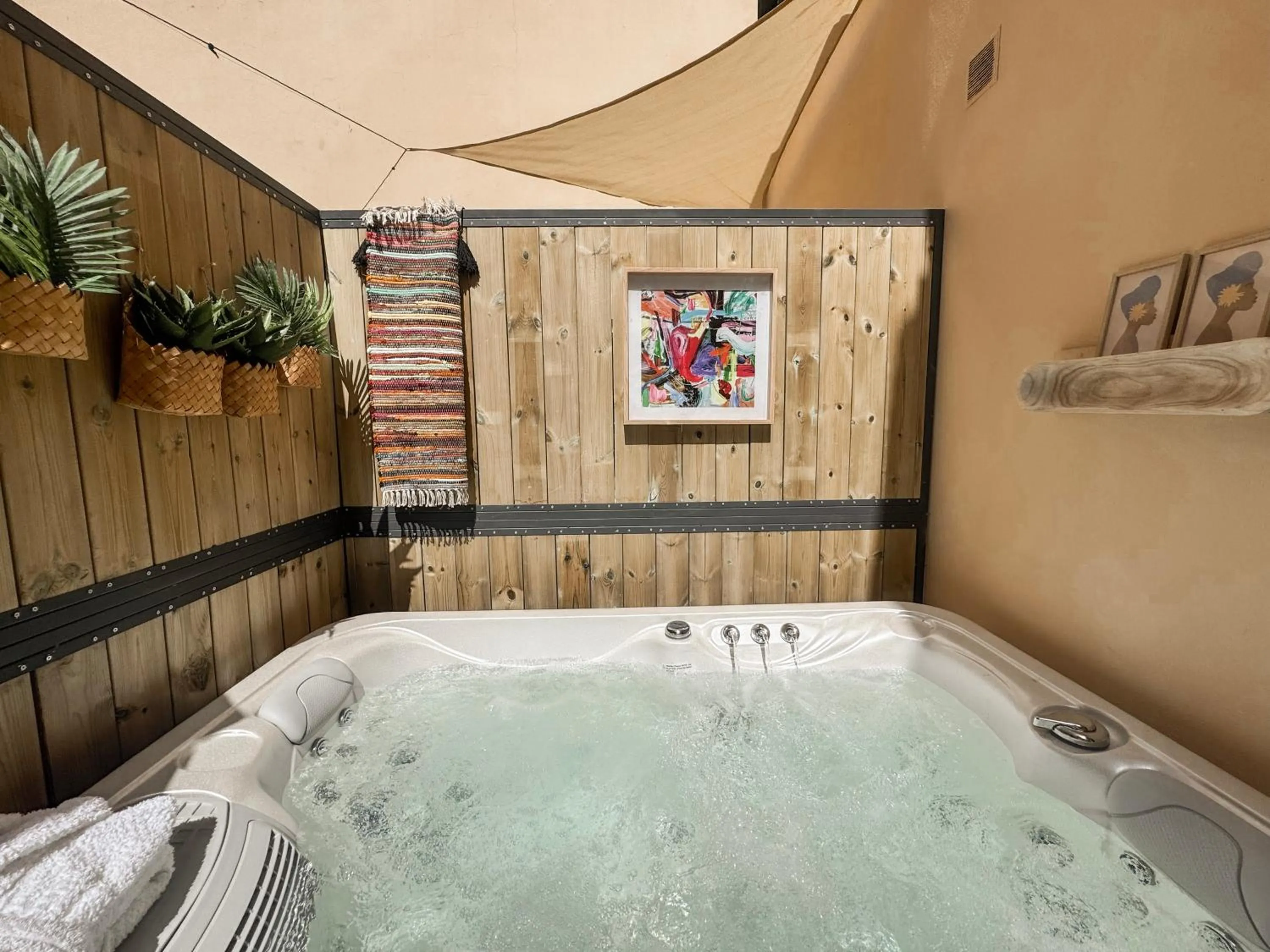 Hot Tub in Ink Hotels House of Europe