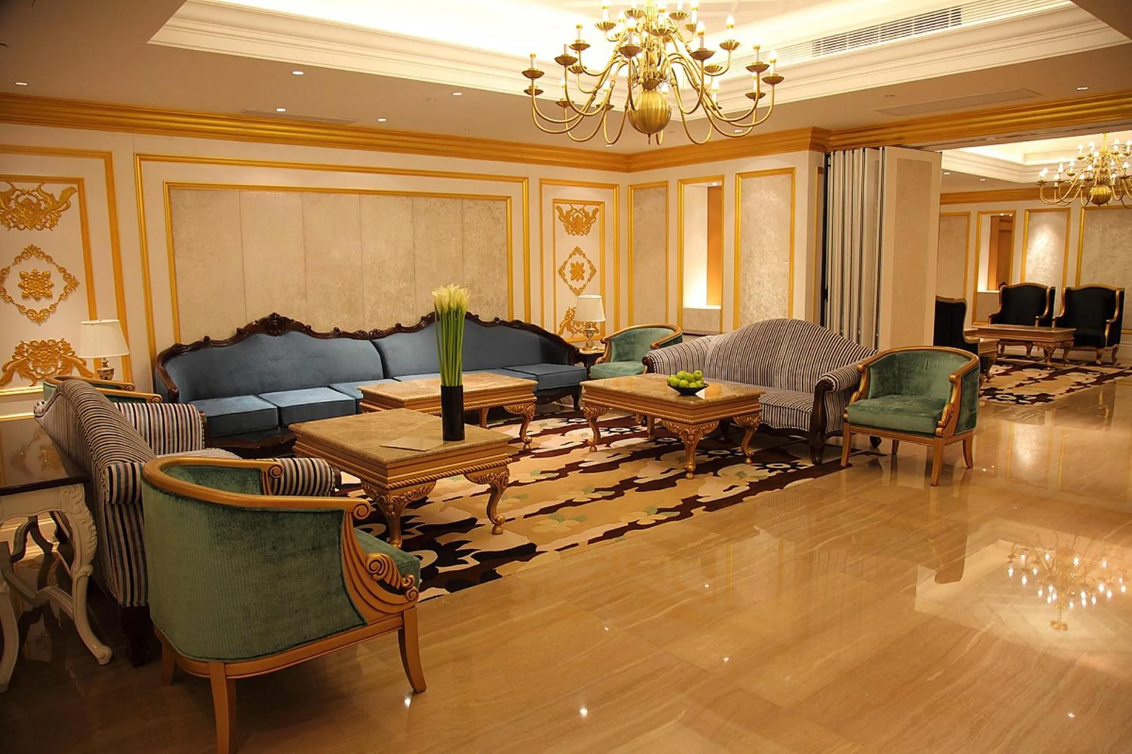 Lobby or reception in Air China Hongqiao Airport Hotel - Air China BoYue Hotel
