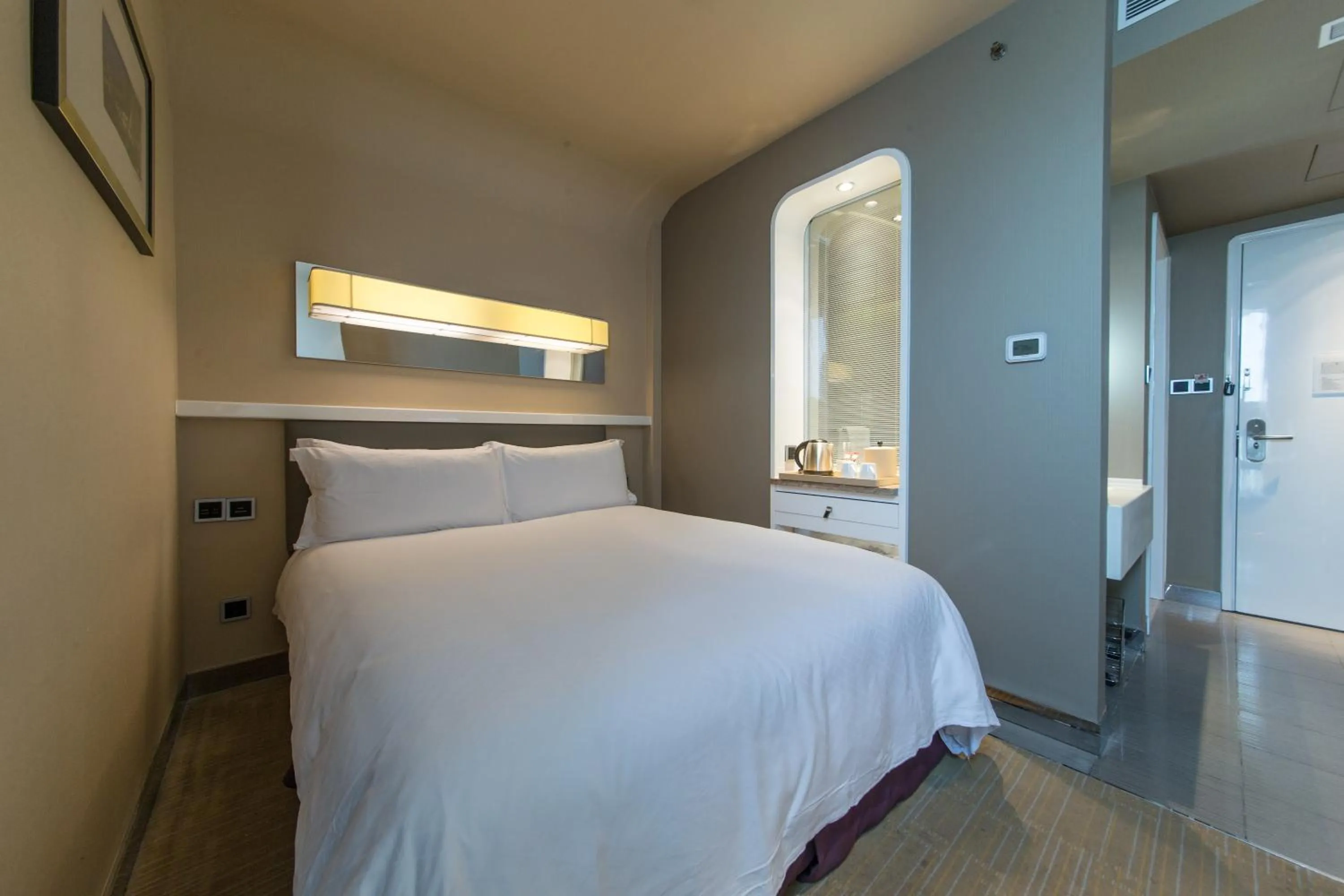 Bed in Air China Hongqiao Airport Hotel - Air China BoYue Hotel