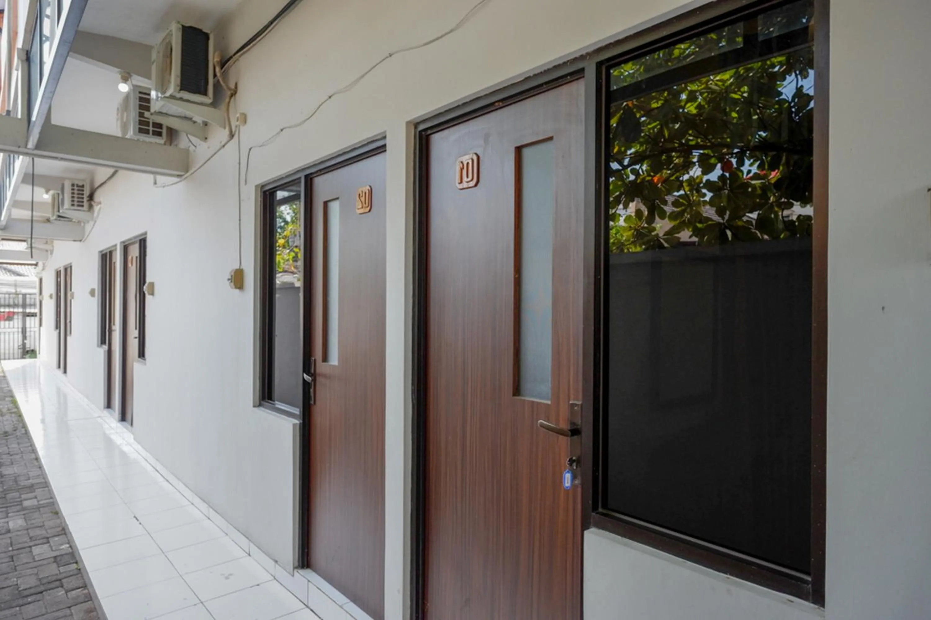 RedDoorz near Stasiun Tawang Semarang