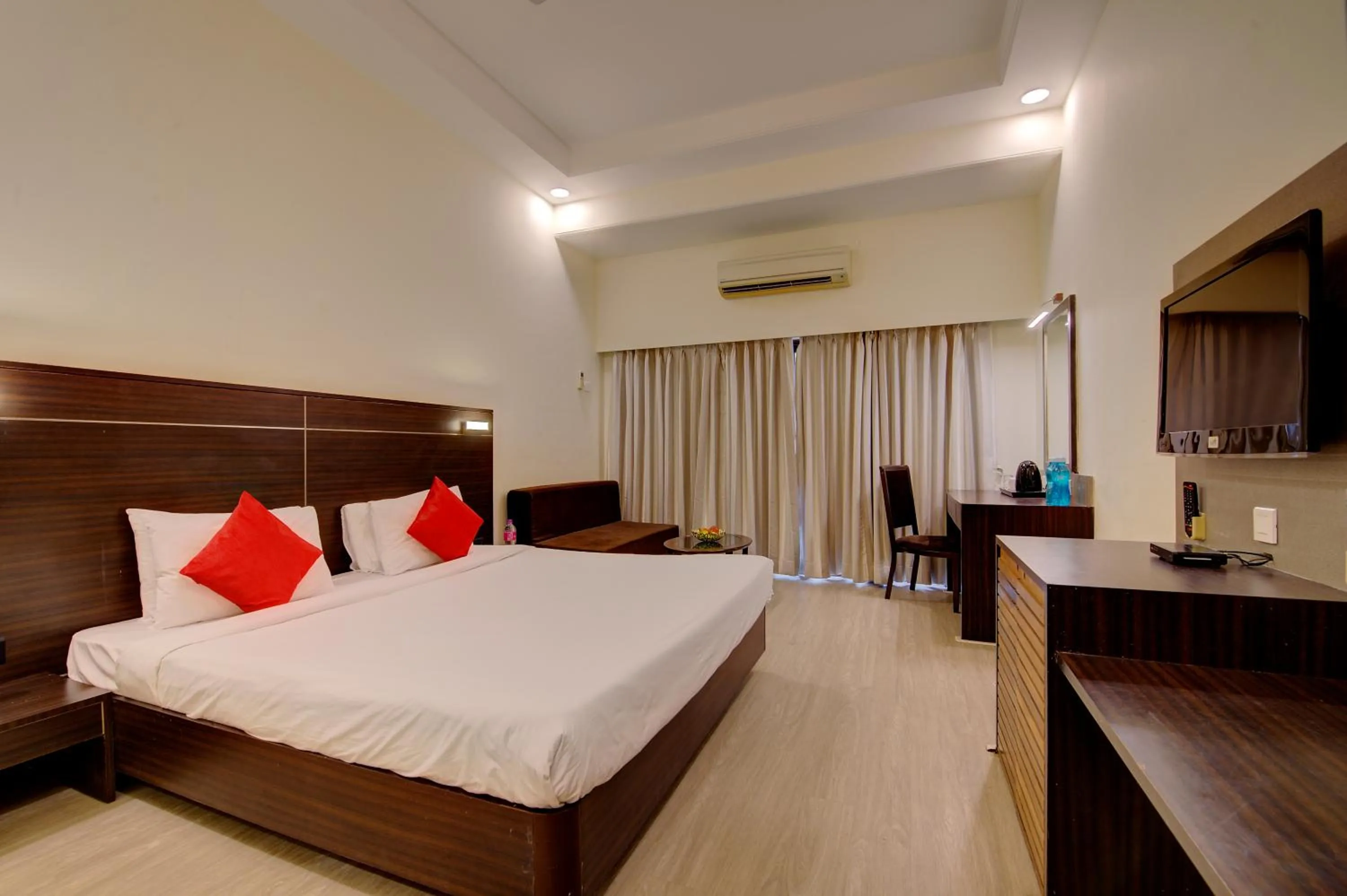 Bedroom, Bed in Khanvel Resort