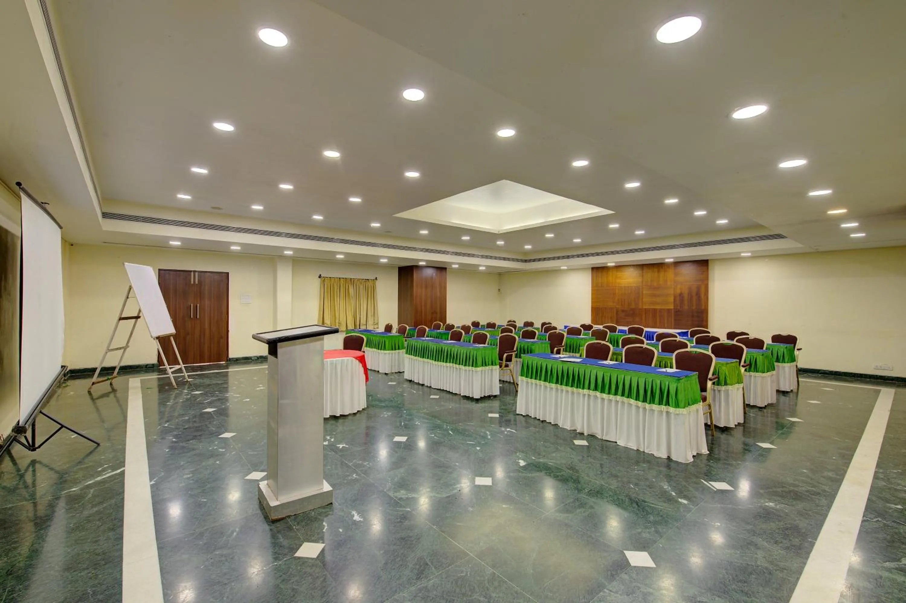 Business facilities in Khanvel Resort