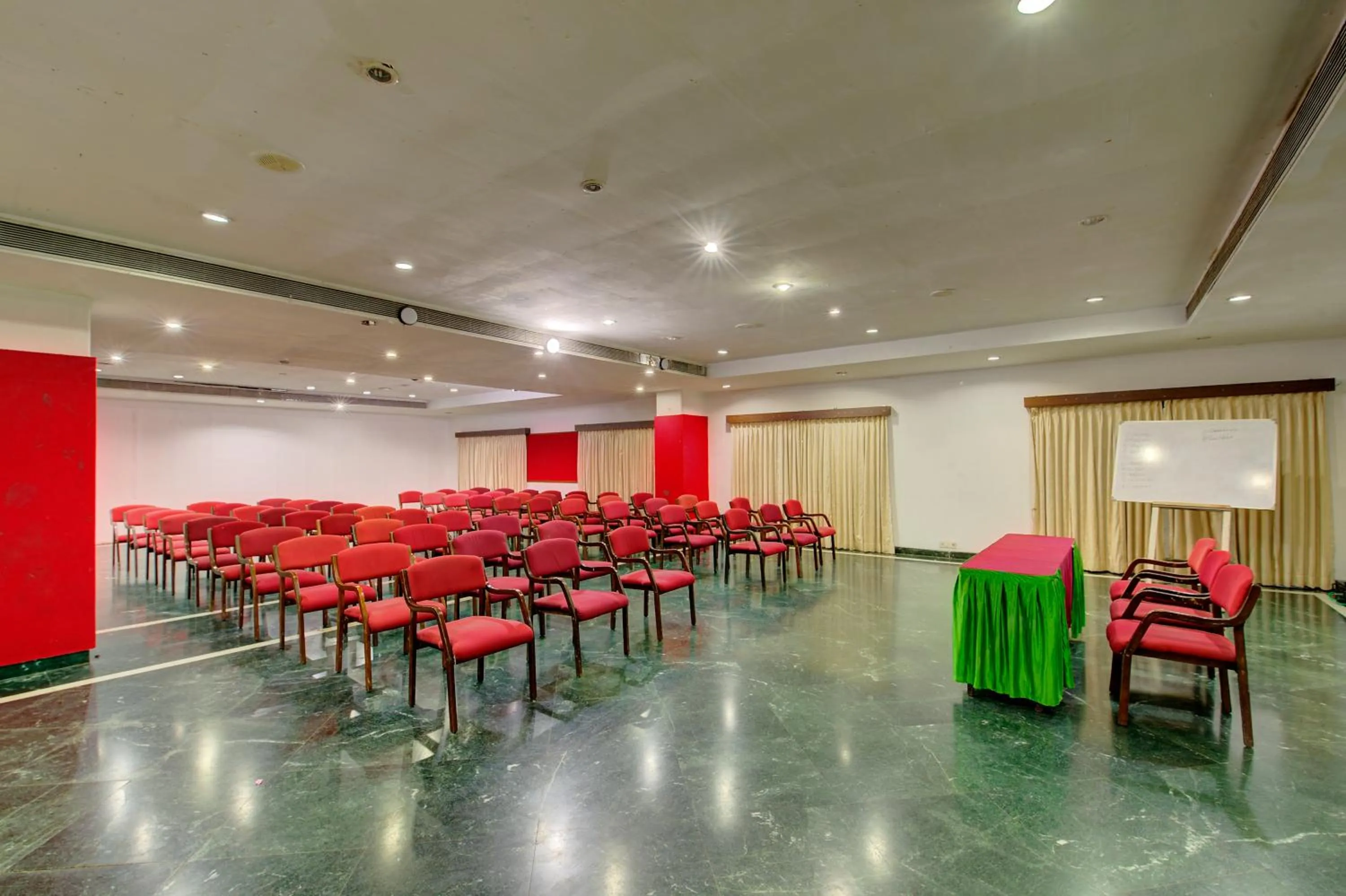 Business facilities in Khanvel Resort