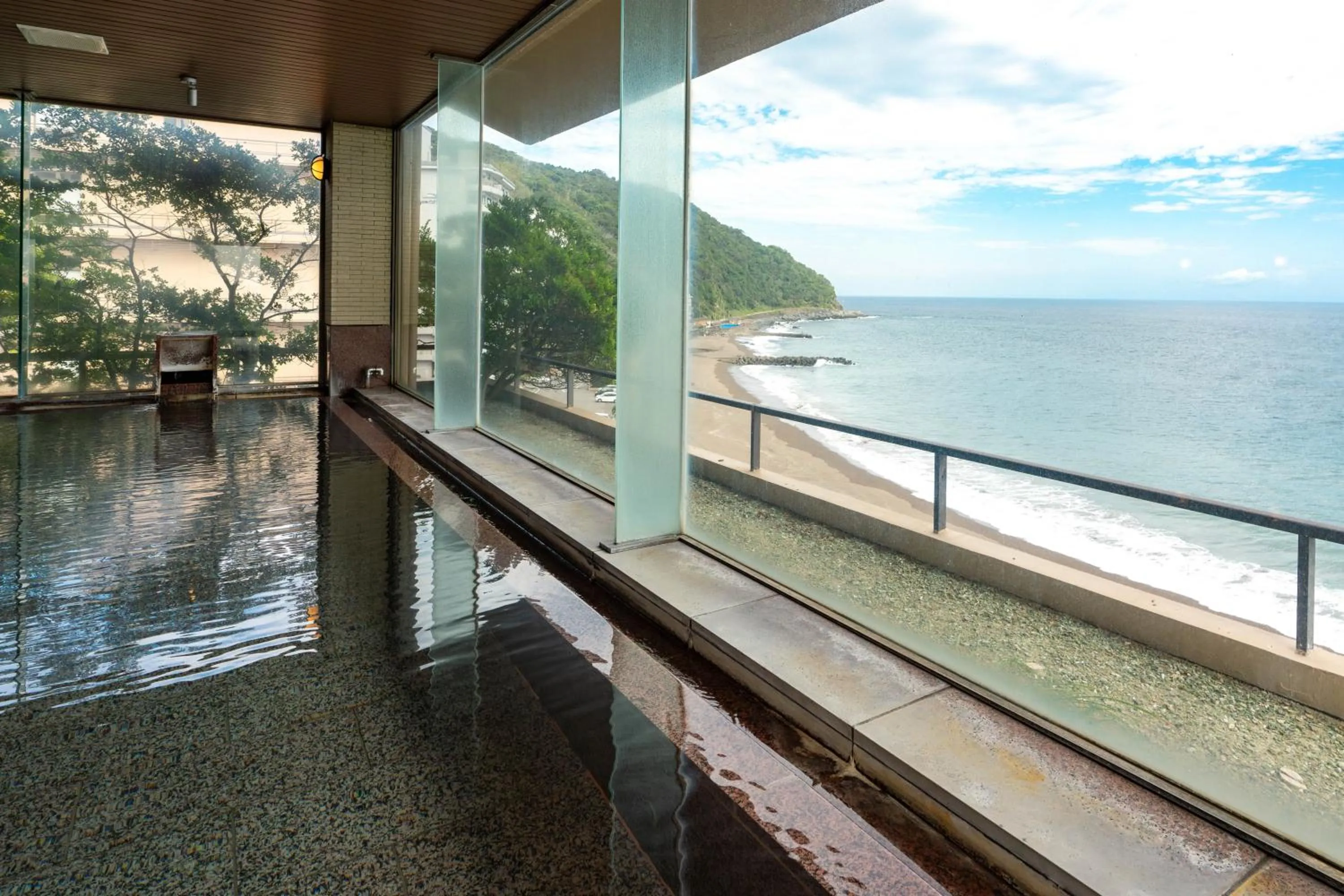 Hot Spring Bath in Atagawakan