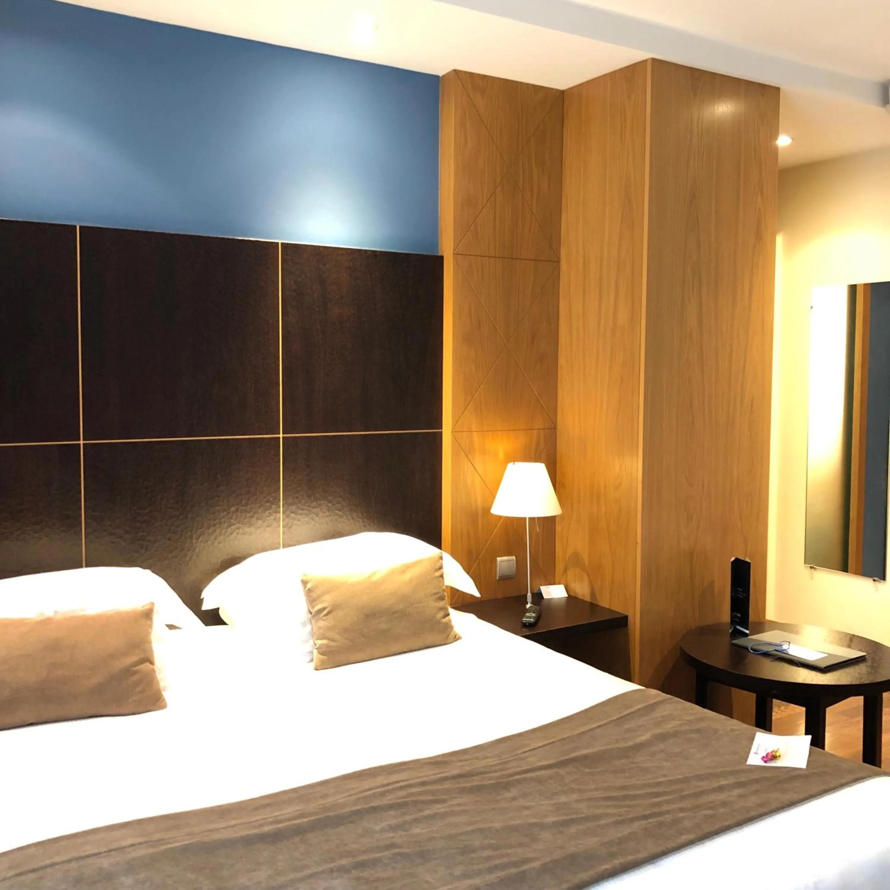 Photo of the whole room, Bed in Best Western Plus Monopole Métropole