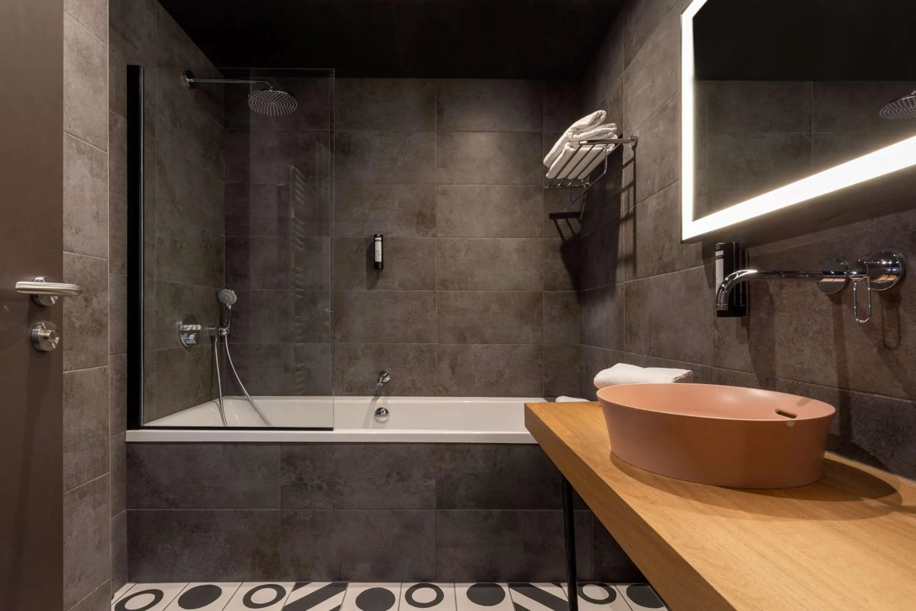 Bathroom in Best Western Plus Monopole Métropole