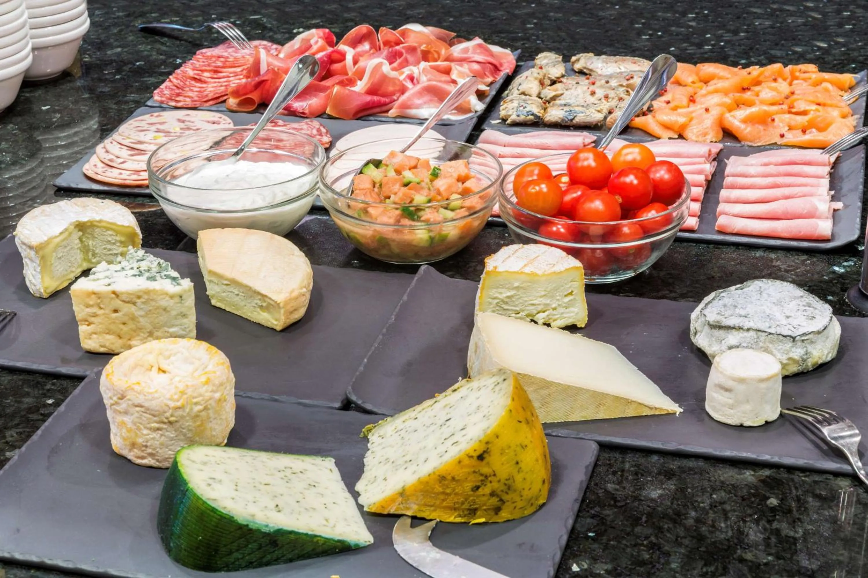 Restaurant/places to eat in Best Western Plus Monopole Métropole