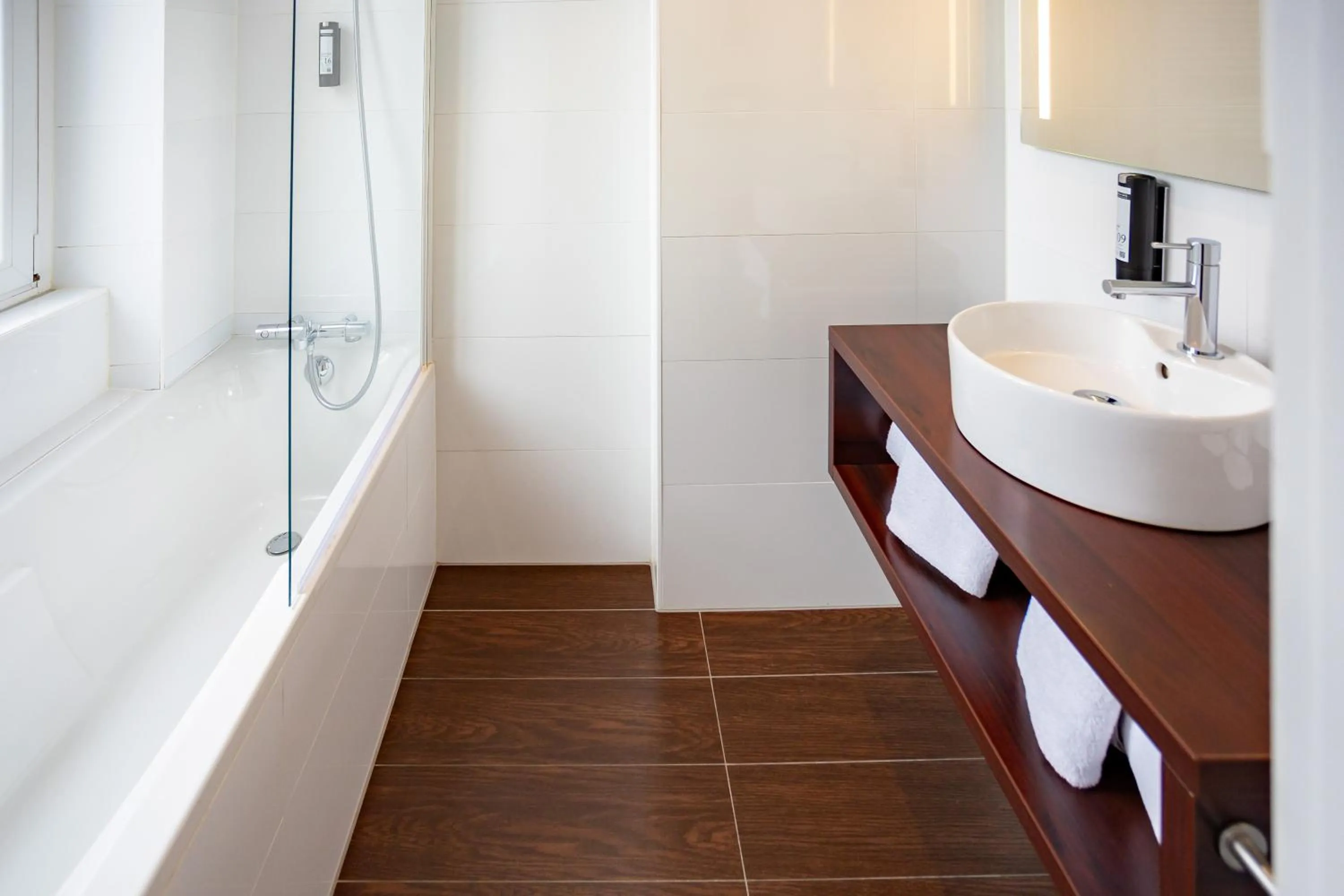 Bathroom in Best Western Plus Monopole Métropole