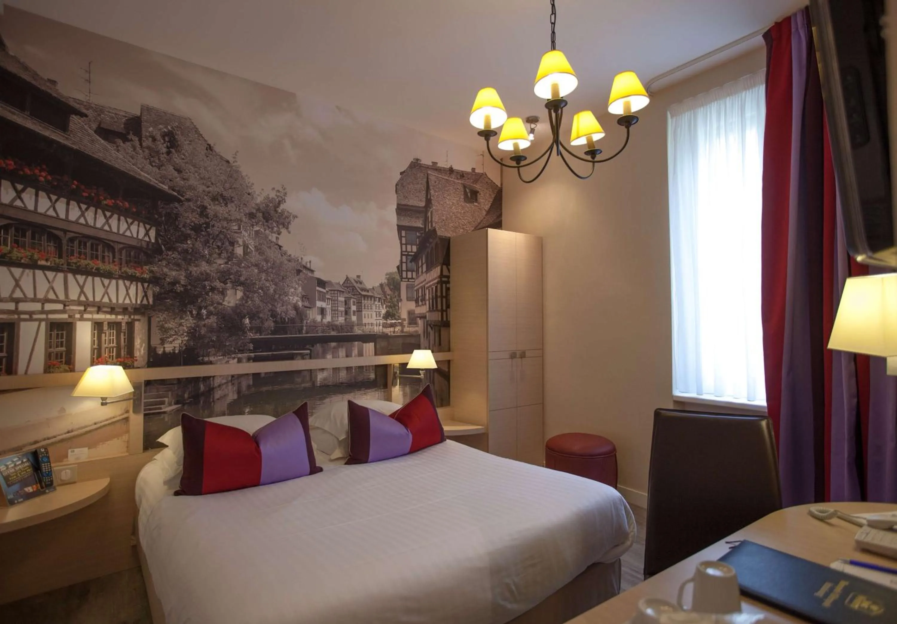 Photo of the whole room, Bed in Best Western Plus Monopole Métropole