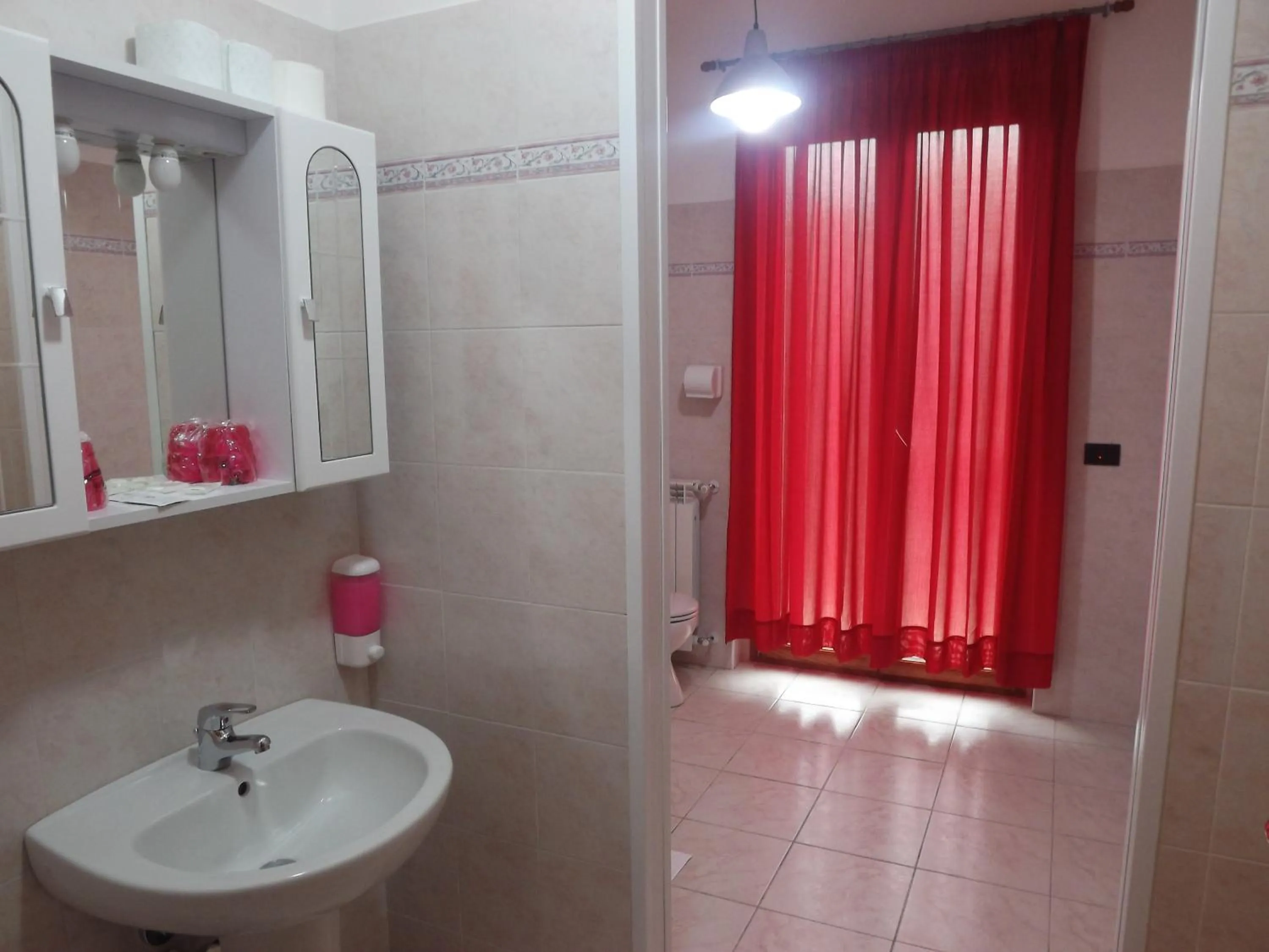 Bathroom in Affittacamere Pone