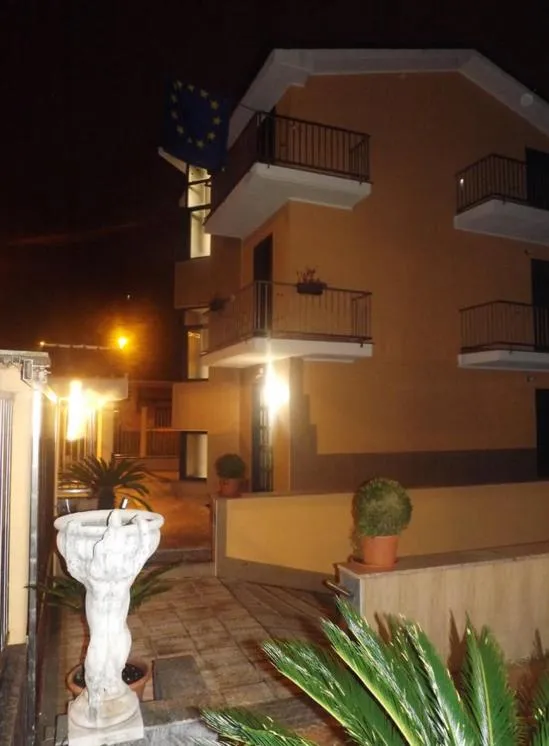 Facade/entrance in Affittacamere Pone