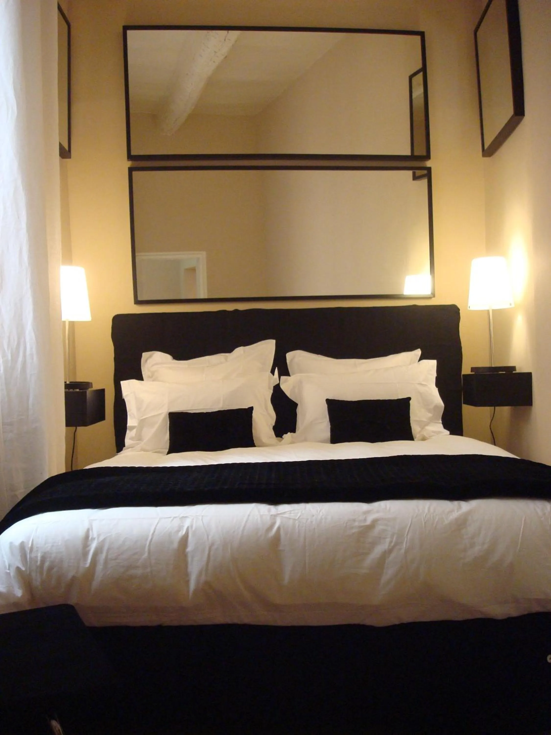 Bed in L'Appart 6