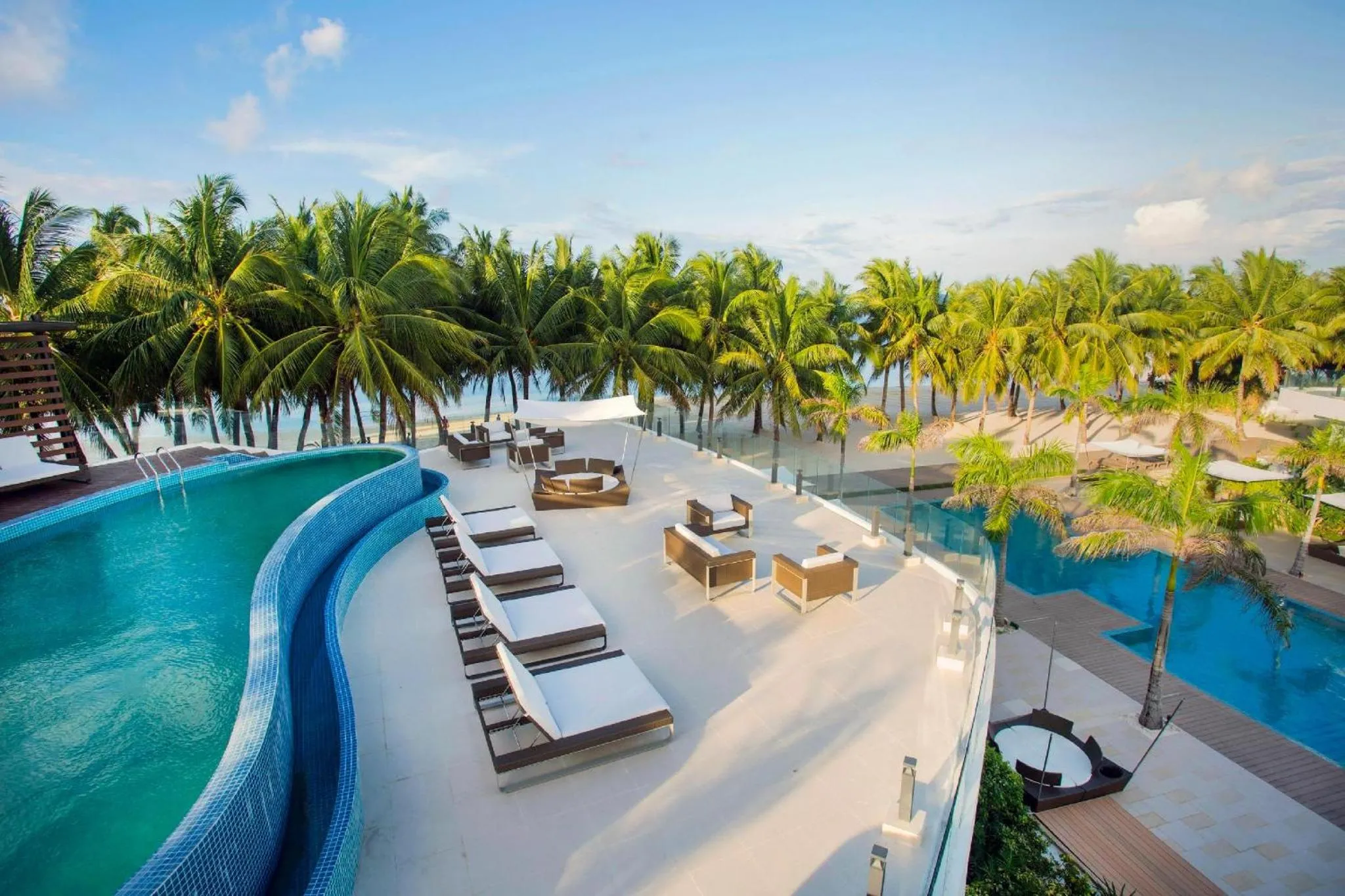 Swimming pool in Aqua Boracay