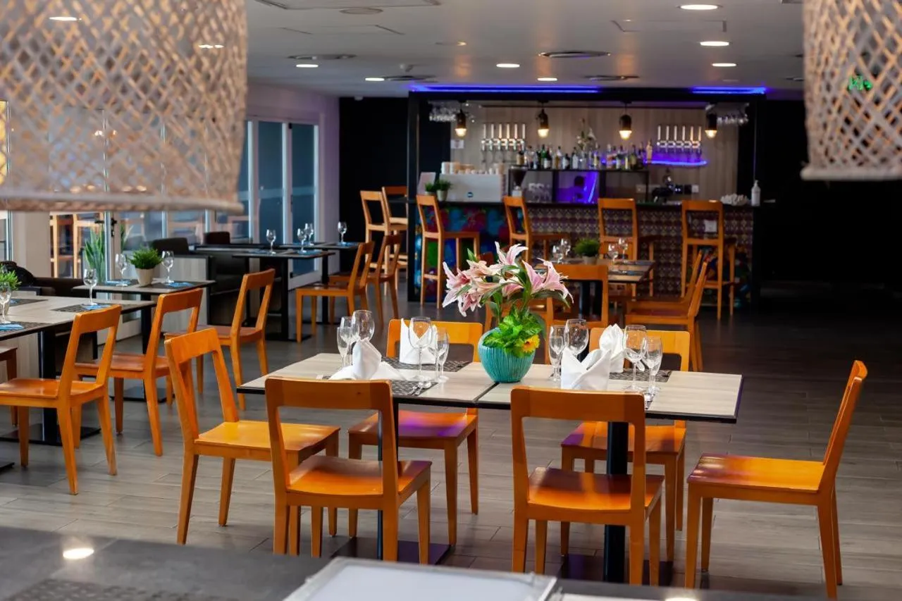 Restaurant/places to eat in ONOMO Hotel Maputo