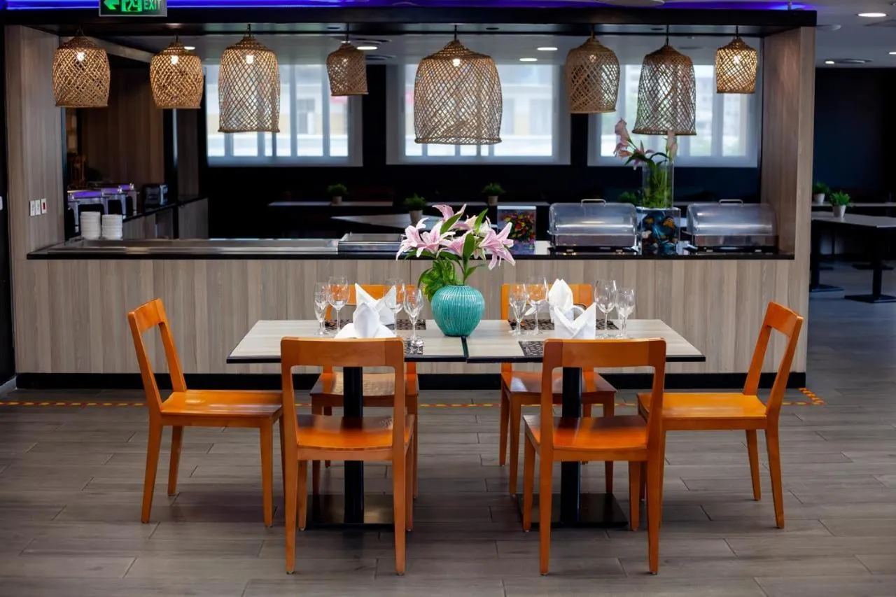 Restaurant/places to eat in ONOMO Hotel Maputo