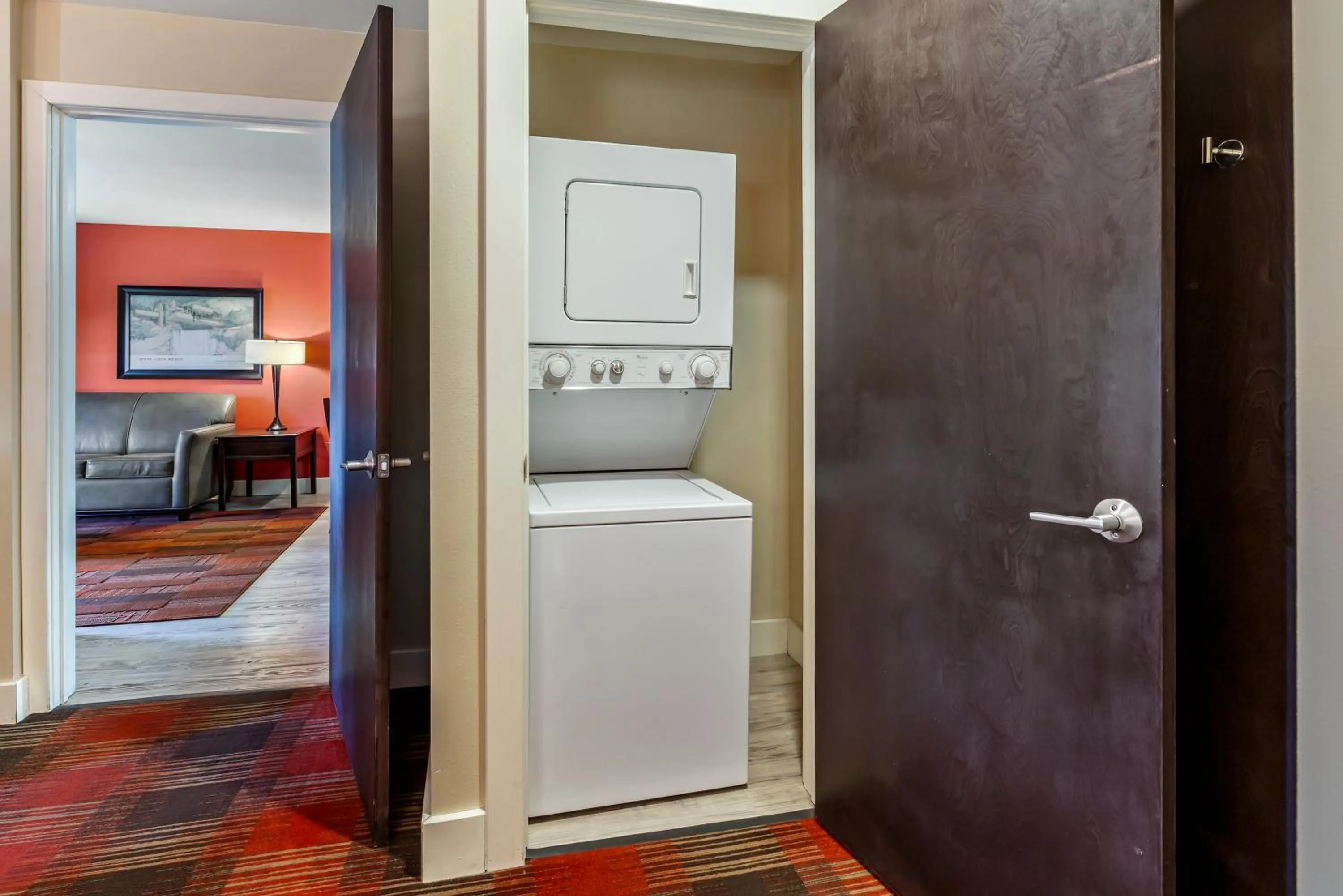 washing machine in Polynesian Hotel & Suites