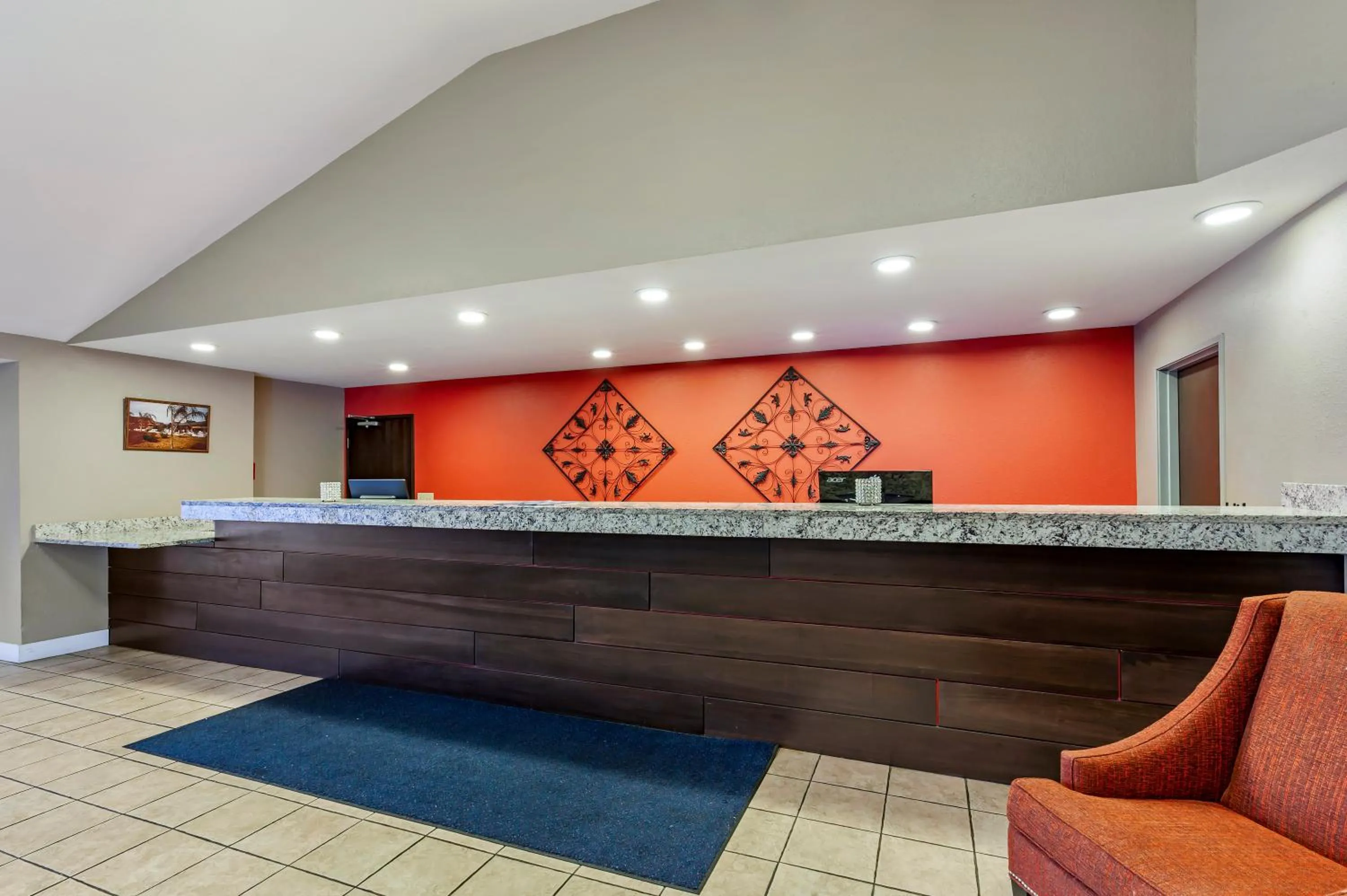 Polynesian Hotel & Suites