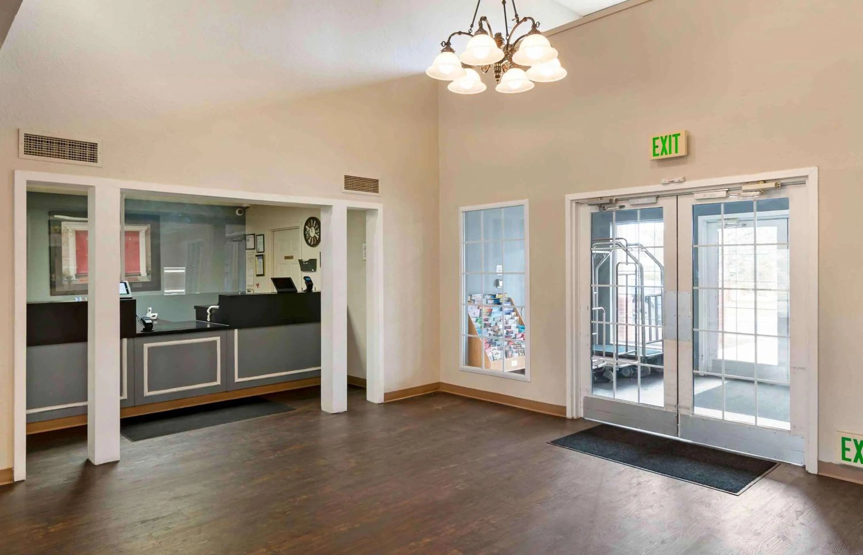 Lobby or reception in Extended Stay America Suites - Kansas City - Airport - Tiffany Springs