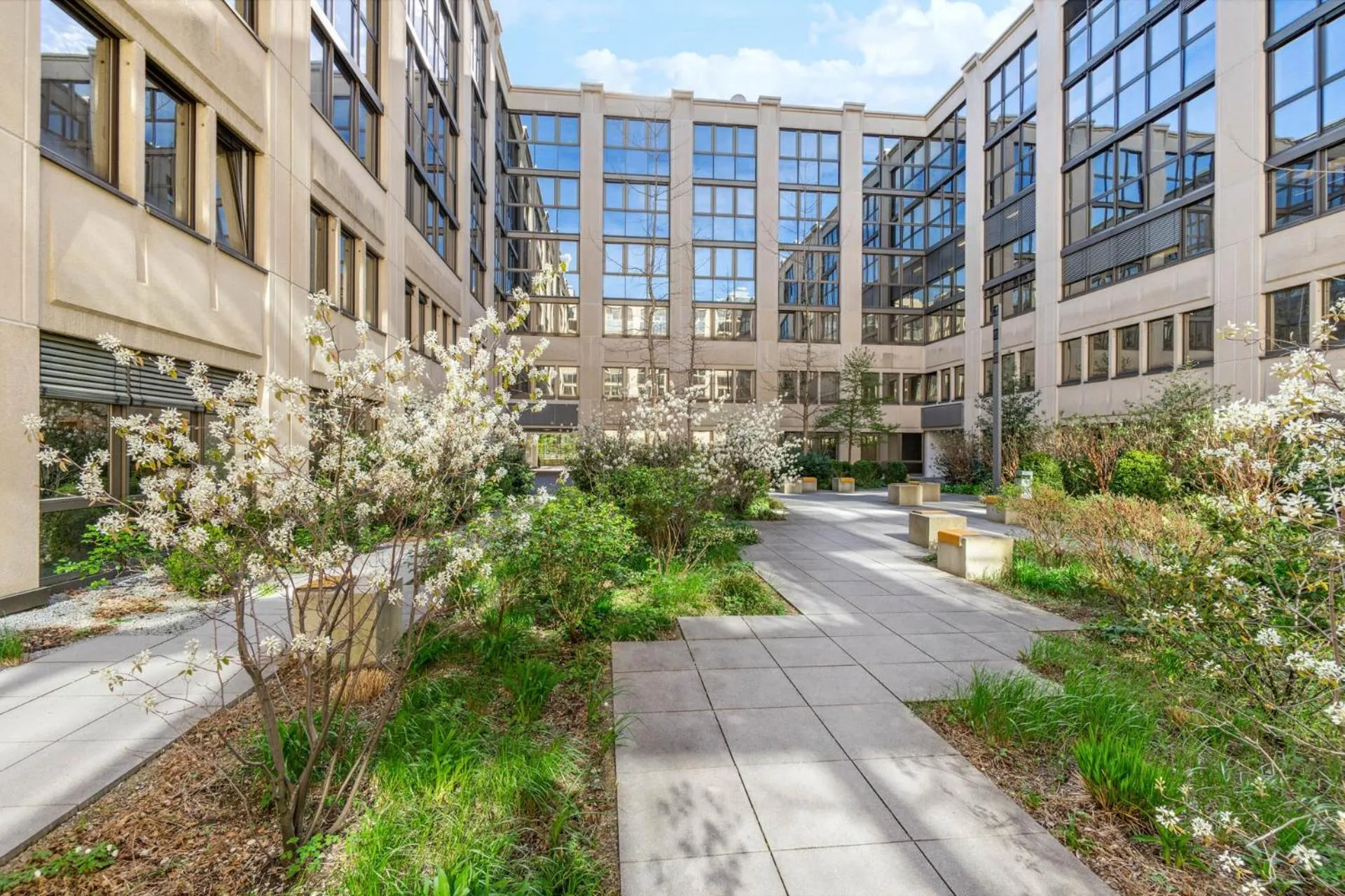 Neighbourhood in Limehome Munich Fritz-Erler Str