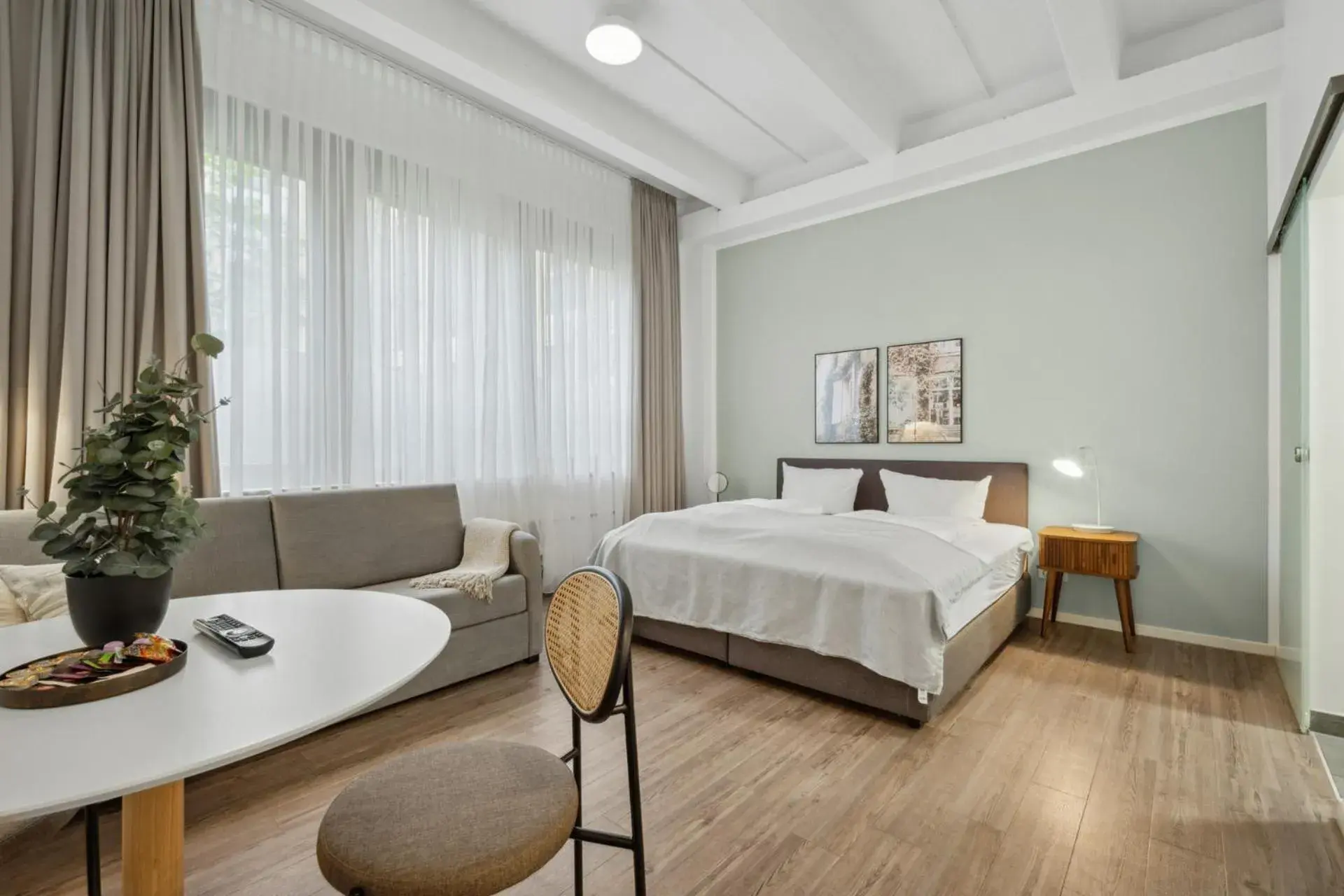 Suite with Sofa Bed in Limehome Munich Fritz-Erler Str Suite with Sofa Bed in Limehome Munich Fritz-Erler Str