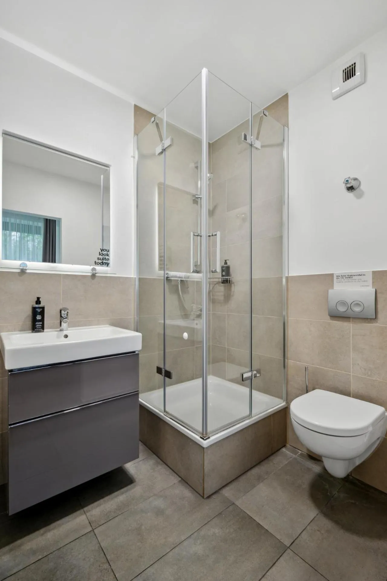 Shower in Limehome Munich Fritz-Erler Str