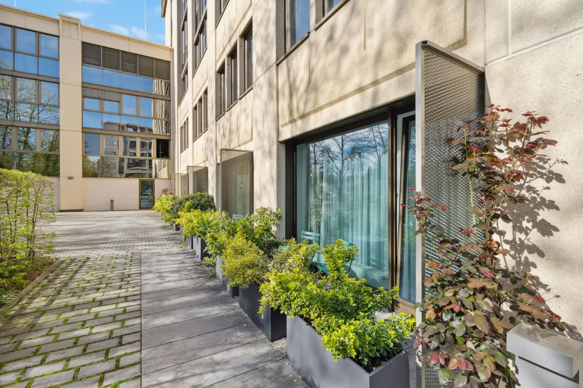 Property building in Limehome Munich Fritz-Erler Str