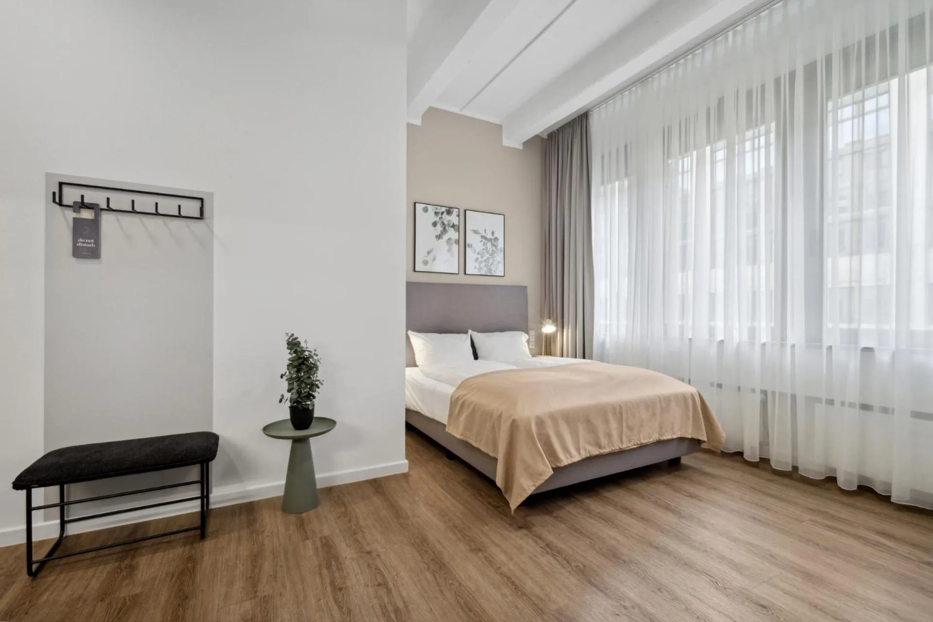 Bed in Limehome Munich Fritz-Erler Str