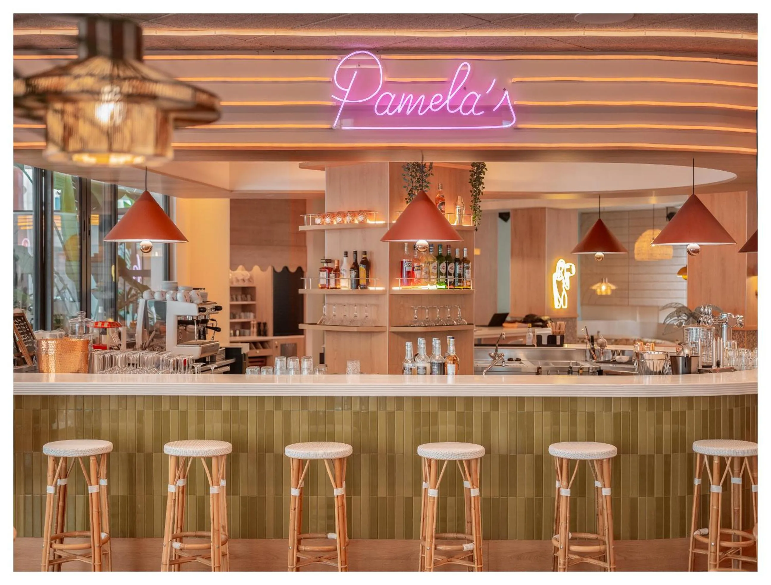 Nightclub / DJ in Nice Pam Hotel