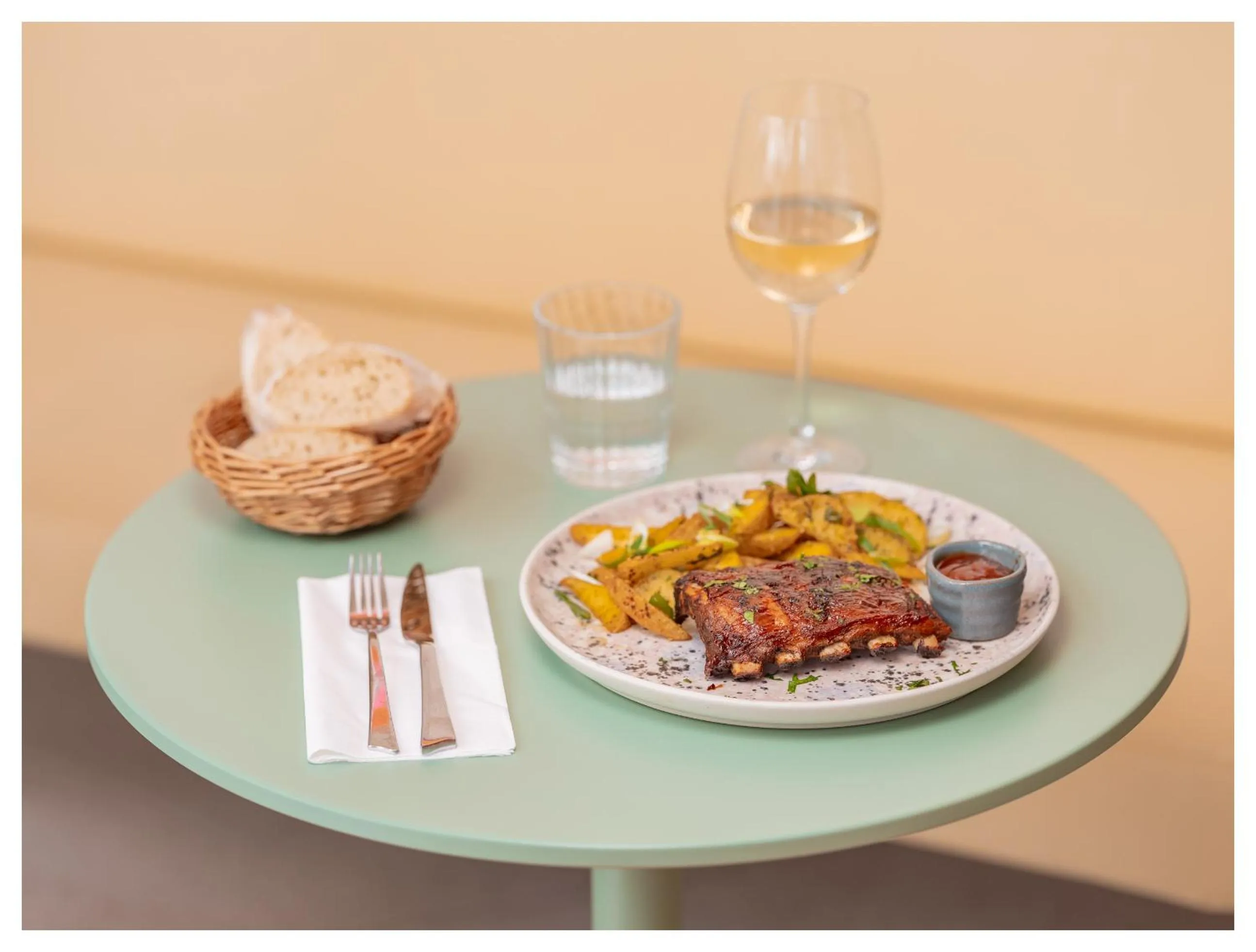 Food and drinks in Nice Pam Hotel