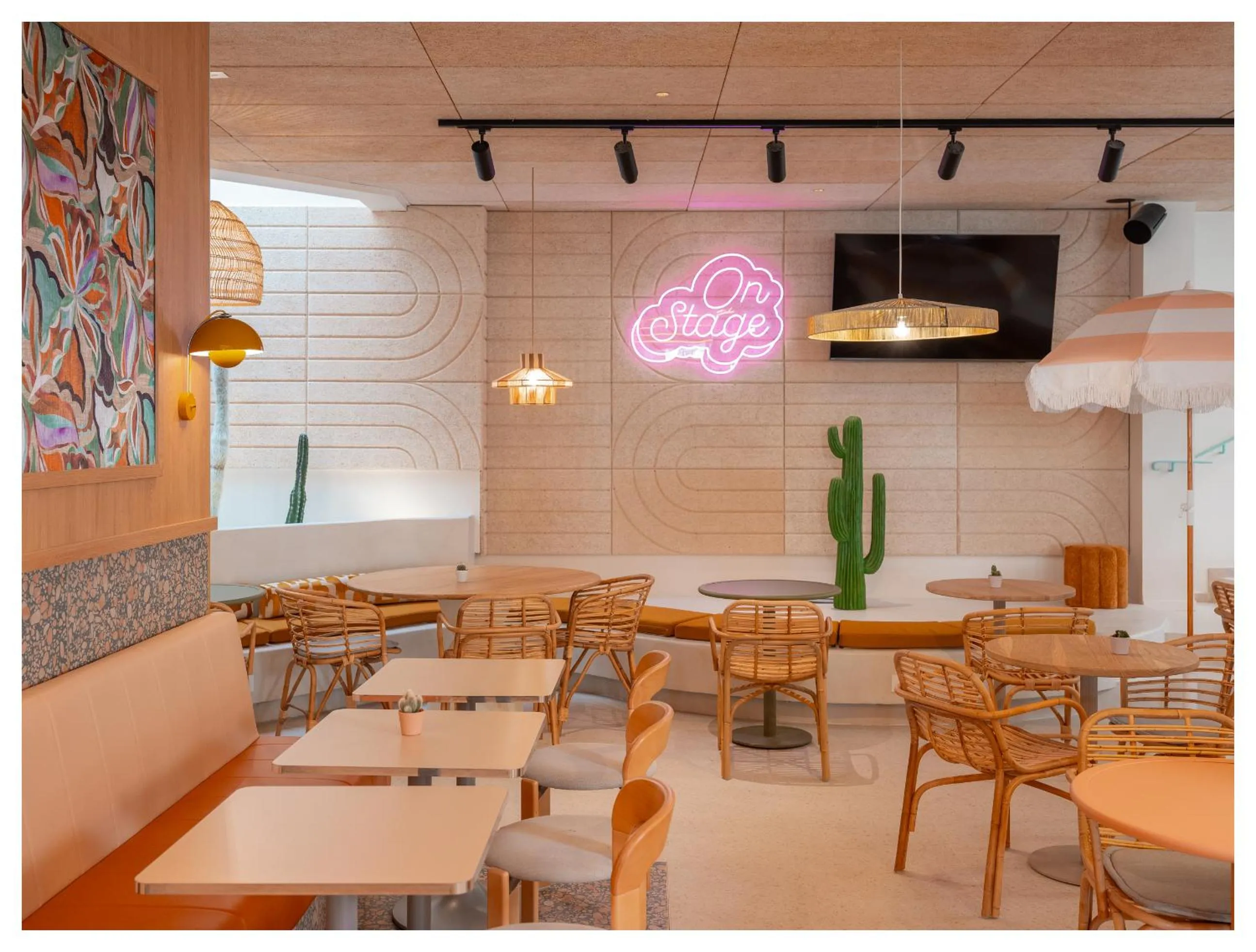 Restaurant/places to eat in Nice Pam Hotel